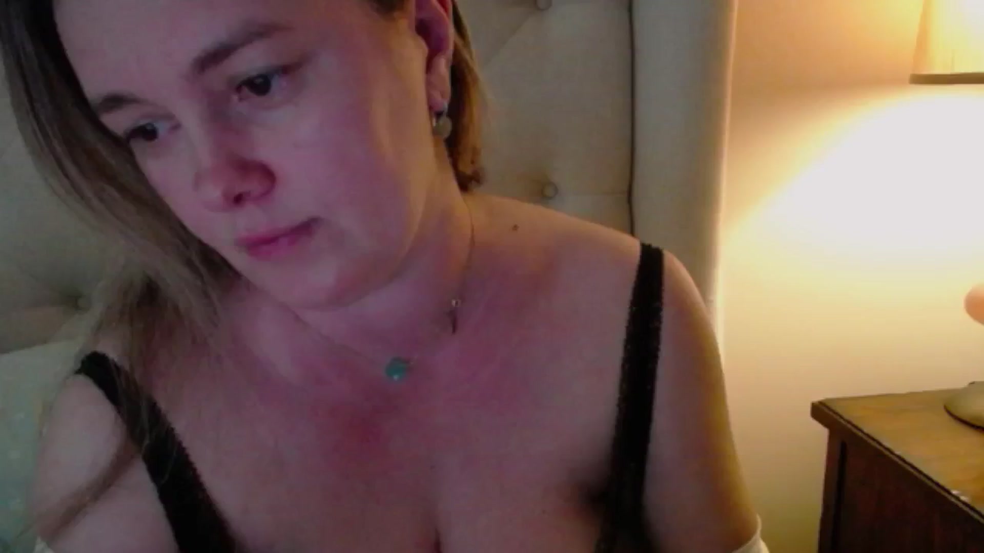 Gallery image thumbnail from J0llye's myfreecams stream on, 05/24/2024, 17:02 image 20 of 20