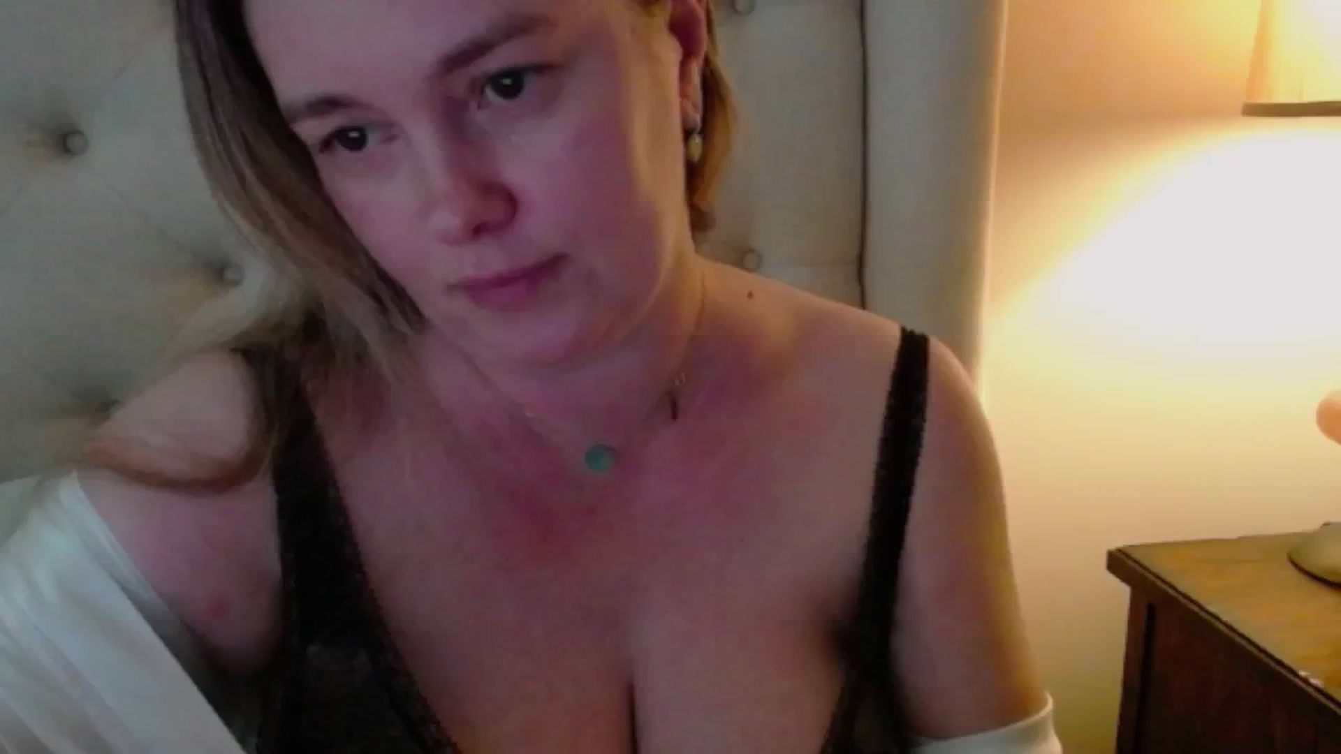 Gallery image thumbnail from J0llye's myfreecams stream on, 05/24/2024, 17:02 image 18 of 20