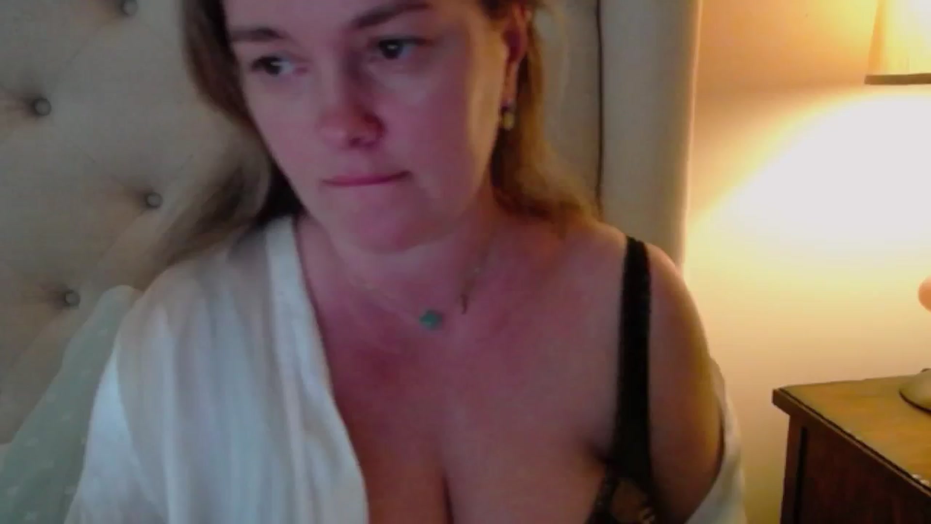 Gallery image thumbnail from J0llye's myfreecams stream on, 05/24/2024, 19:27 image 1 of 20