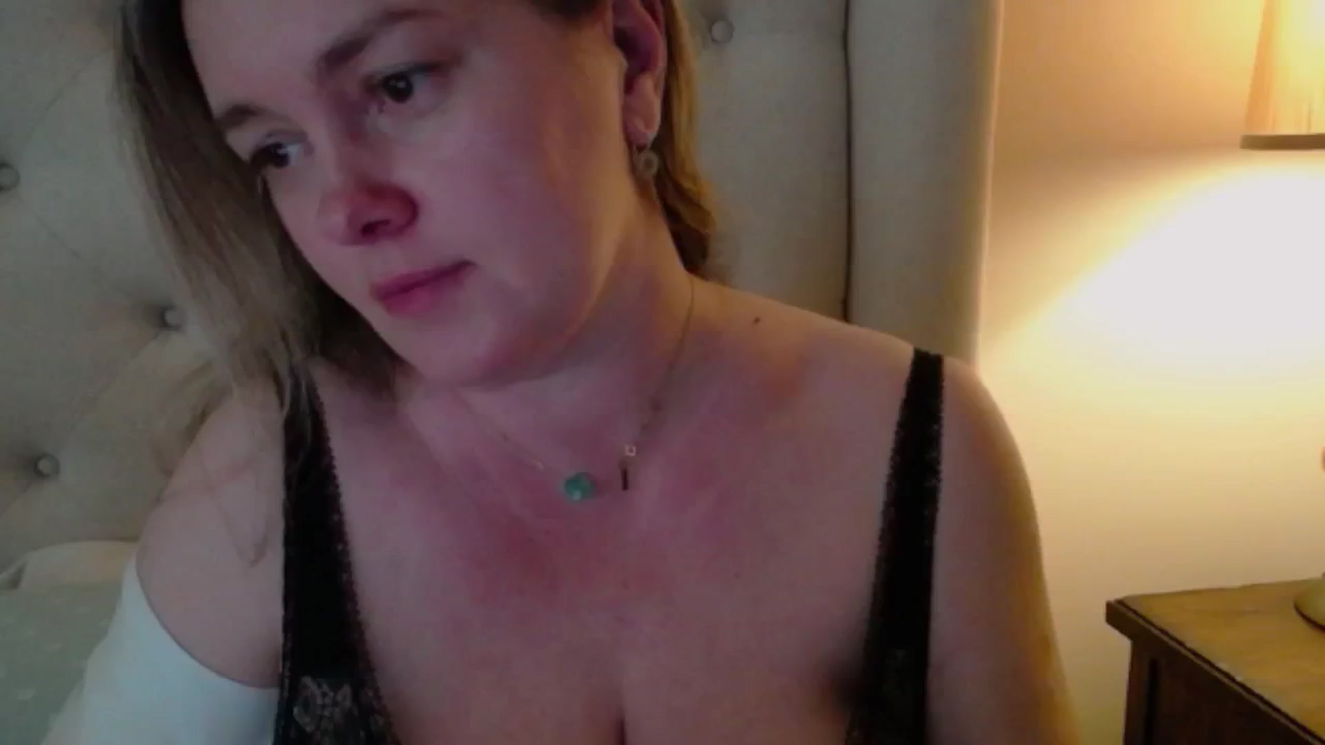 Gallery image thumbnail from J0llye's myfreecams stream on, 05/25/2024, 20:44 image 6 of 20