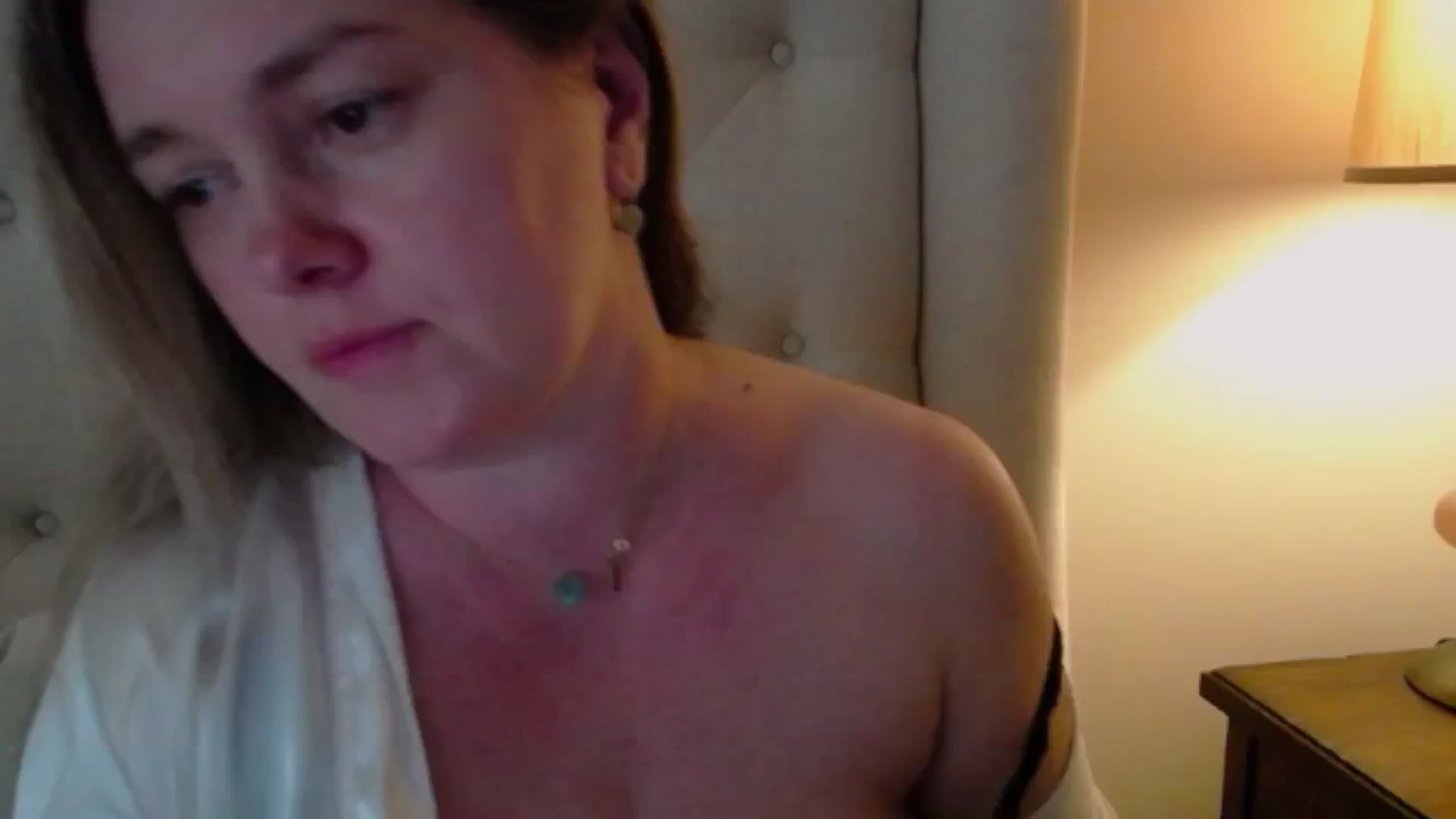 Gallery image thumbnail from J0llye's myfreecams stream on, 05/25/2024, 20:44 image 18 of 20