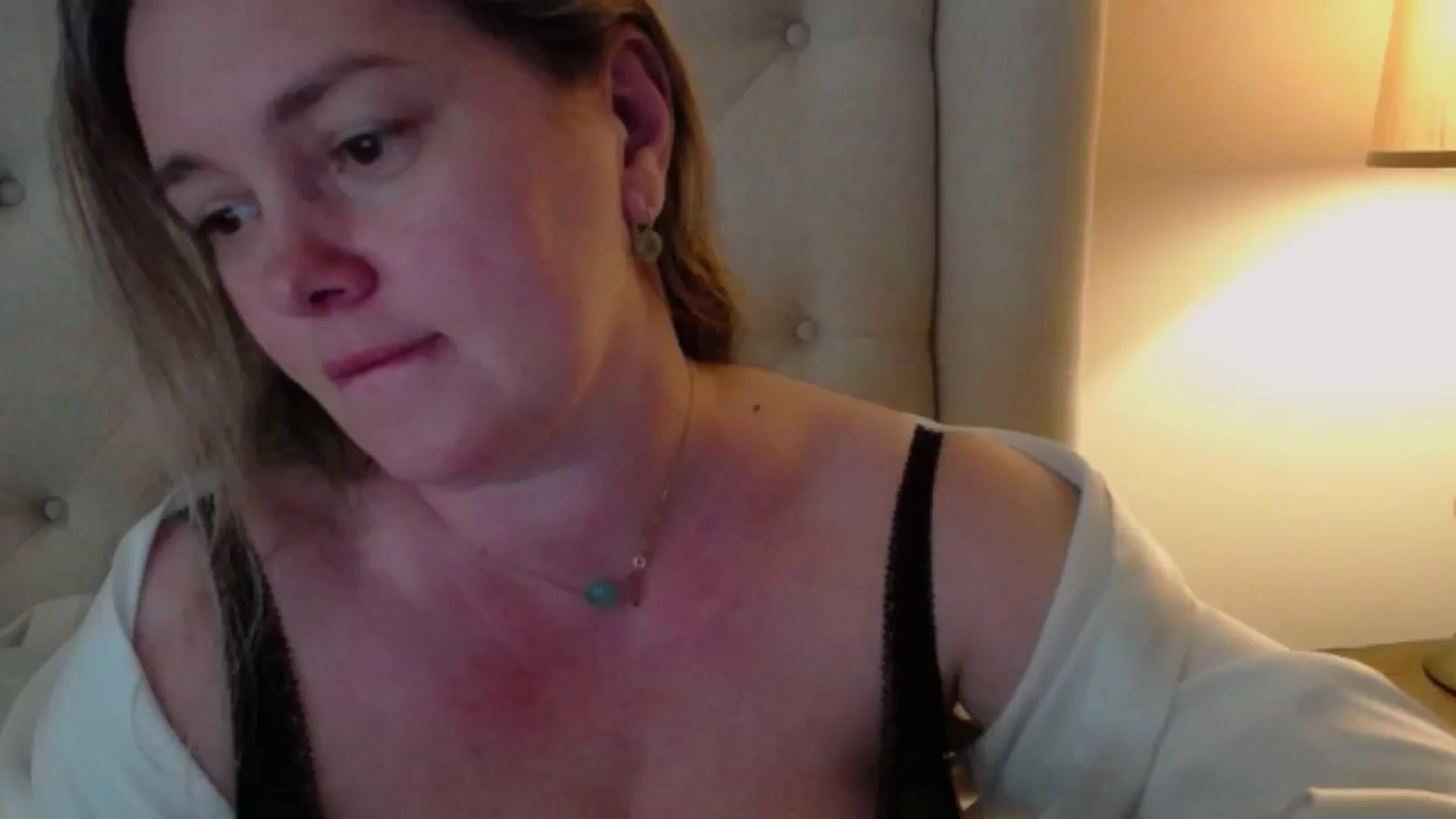 Gallery image thumbnail from J0llye's myfreecams stream on, 05/25/2024, 20:44 image 15 of 20