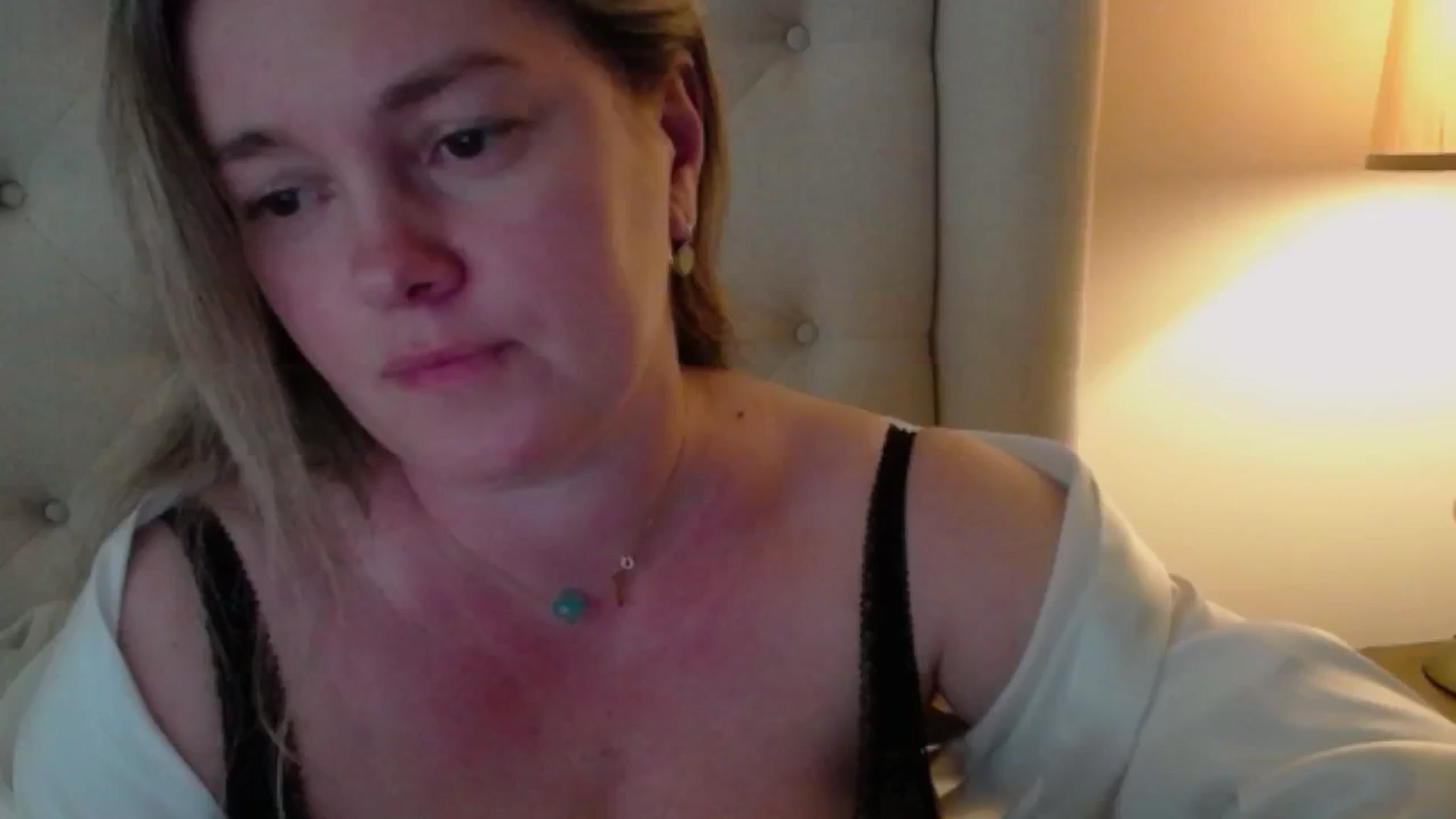 Gallery image thumbnail from J0llye's myfreecams stream on, 05/25/2024, 20:44 image 12 of 20
