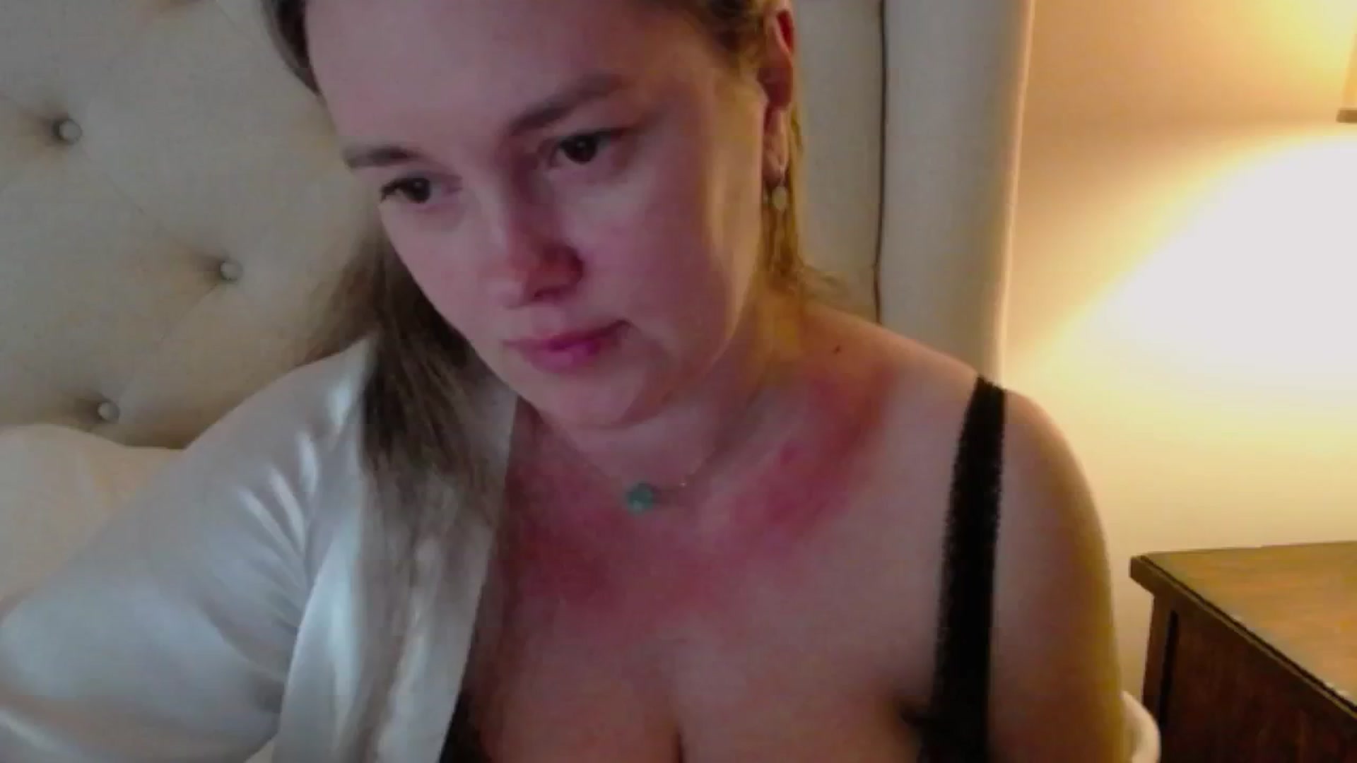 Gallery image thumbnail from J0llye's myfreecams stream on, 05/29/2024, 20:39 image 13 of 20