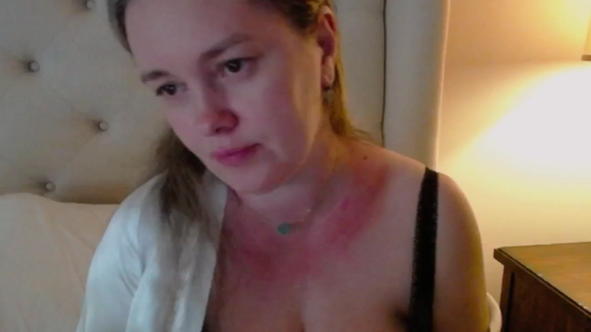 Gallery image thumbnail from J0llye's myfreecams stream on, 05/29/2024, 20:39 image 15 of 20