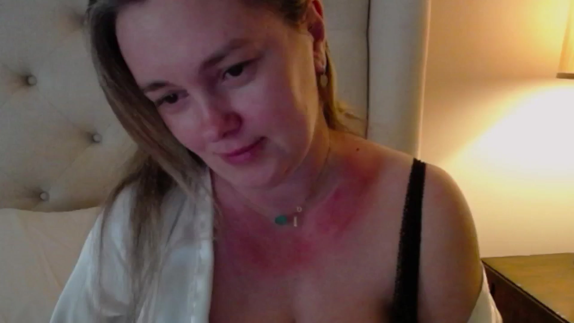 Gallery image thumbnail from J0llye's myfreecams stream on, 05/29/2024, 20:54 image 14 of 20
