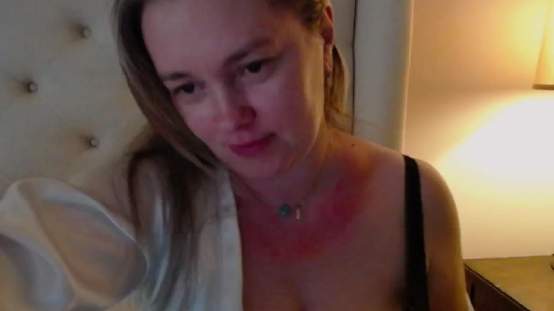 Gallery image thumbnail from J0llye's myfreecams stream on, 05/29/2024, 20:54 image 16 of 20