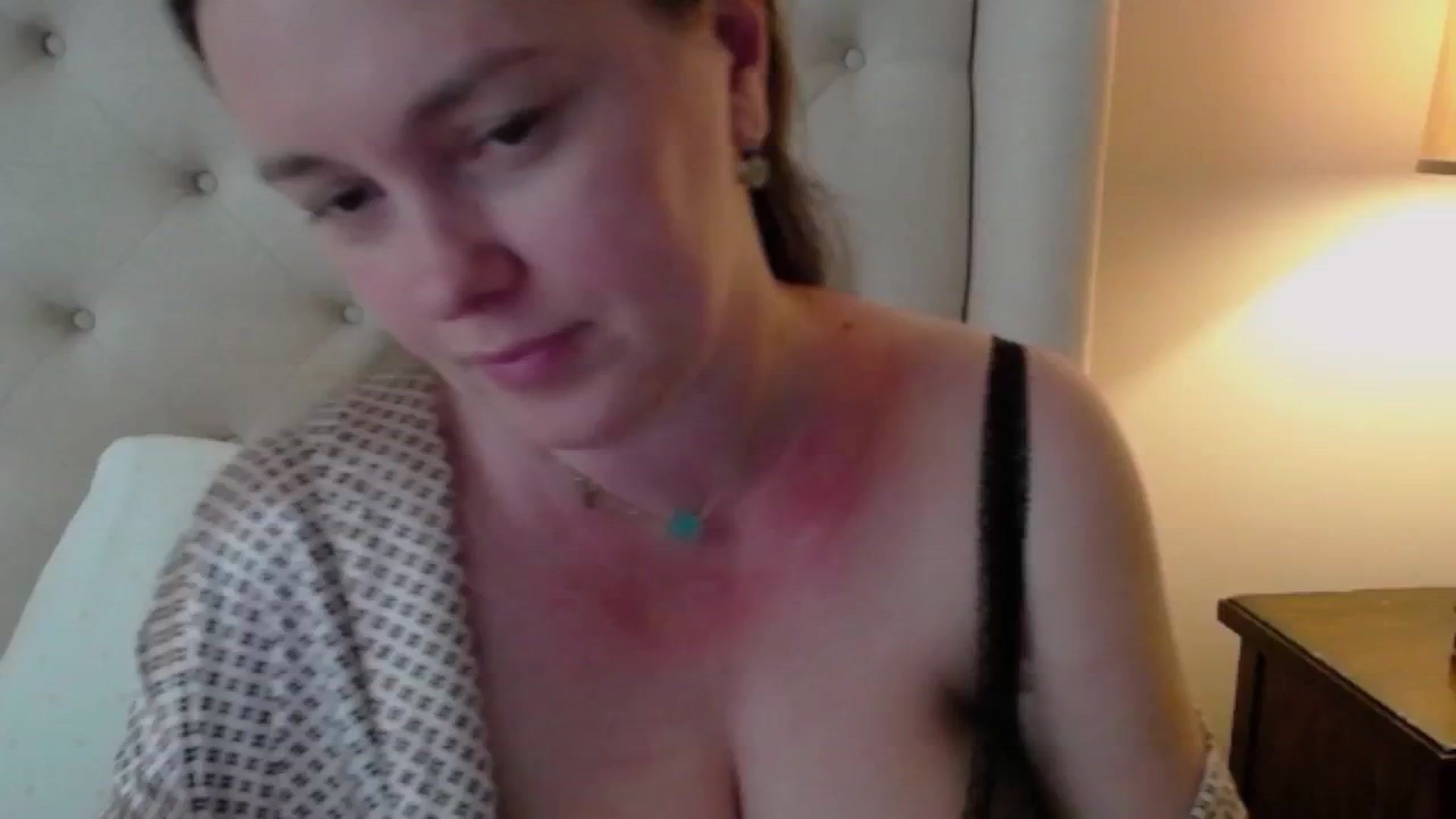 Gallery image thumbnail from J0llye's myfreecams stream on, 05/30/2024, 20:52 image 2 of 20