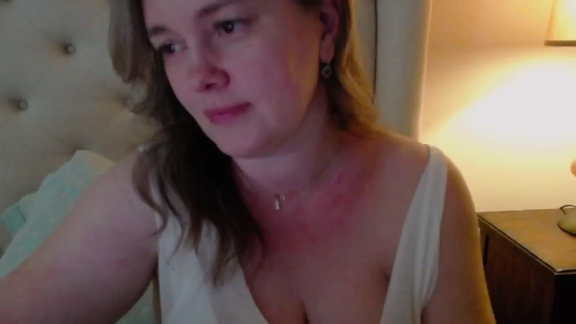 Gallery image thumbnail from J0llye's myfreecams stream on, 05/31/2024, 20:54 image 20 of 20