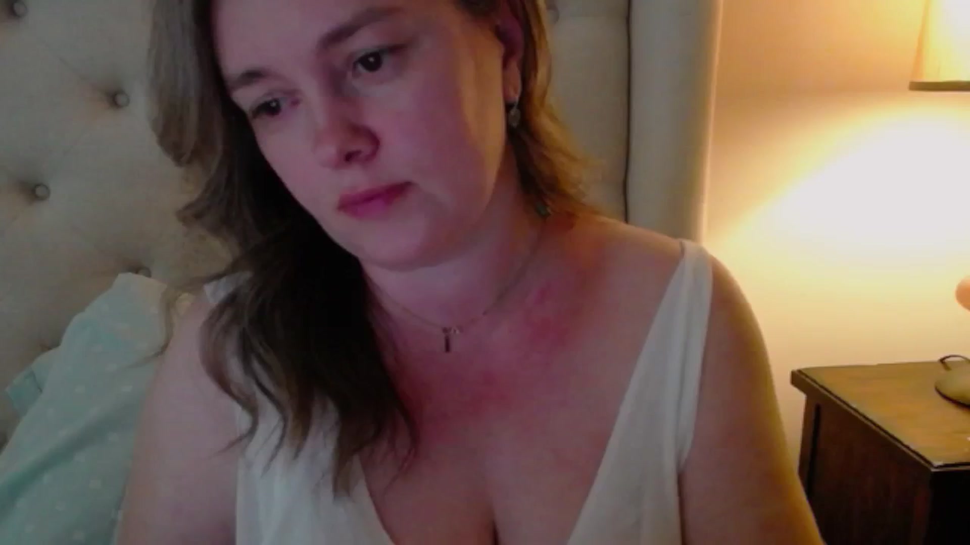 Gallery image thumbnail from J0llye's myfreecams stream on, 05/31/2024, 20:54 image 15 of 20