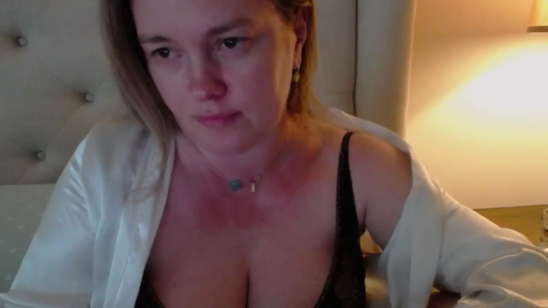 Gallery image thumbnail from J0llye's myfreecams stream on, 06/03/2024, 20:07 image 20 of 20