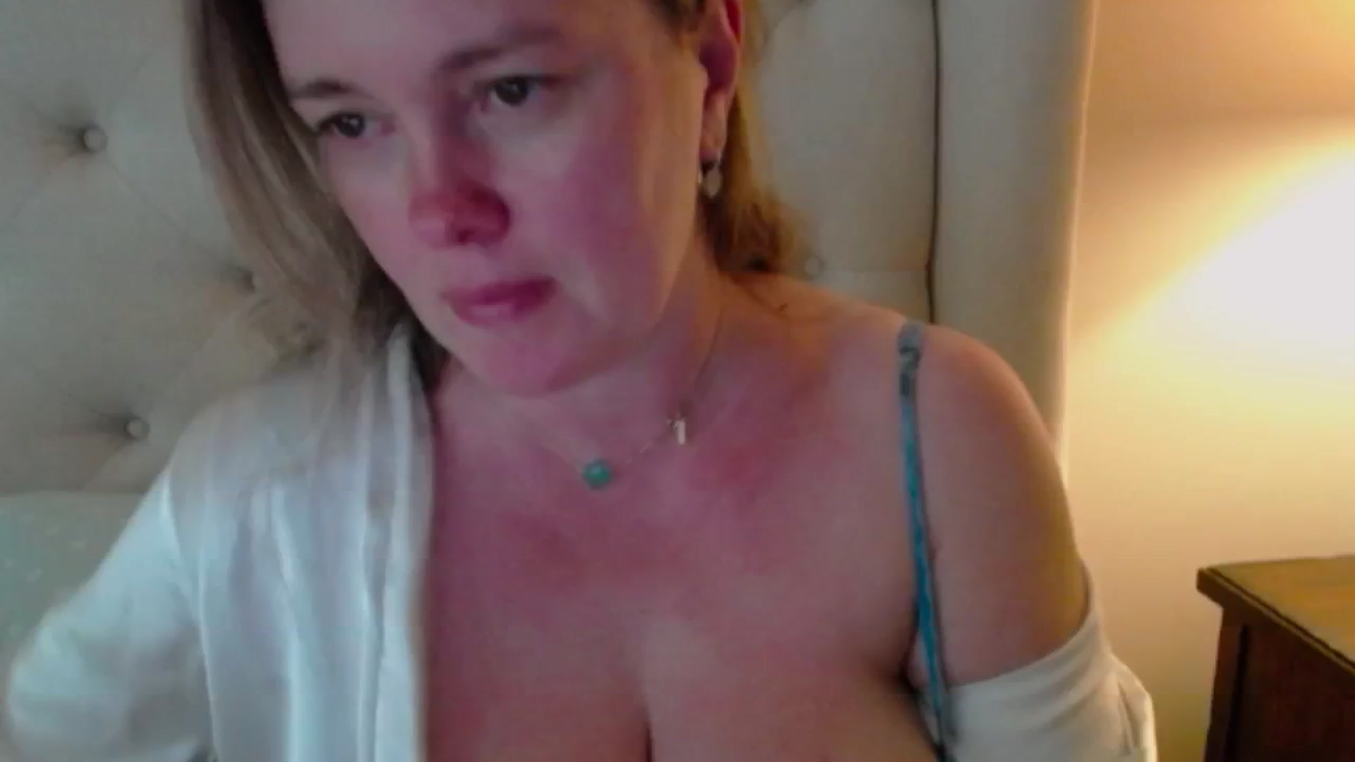 Gallery image thumbnail from J0llye's myfreecams stream on, 06/04/2024, 19:29 image 1 of 20