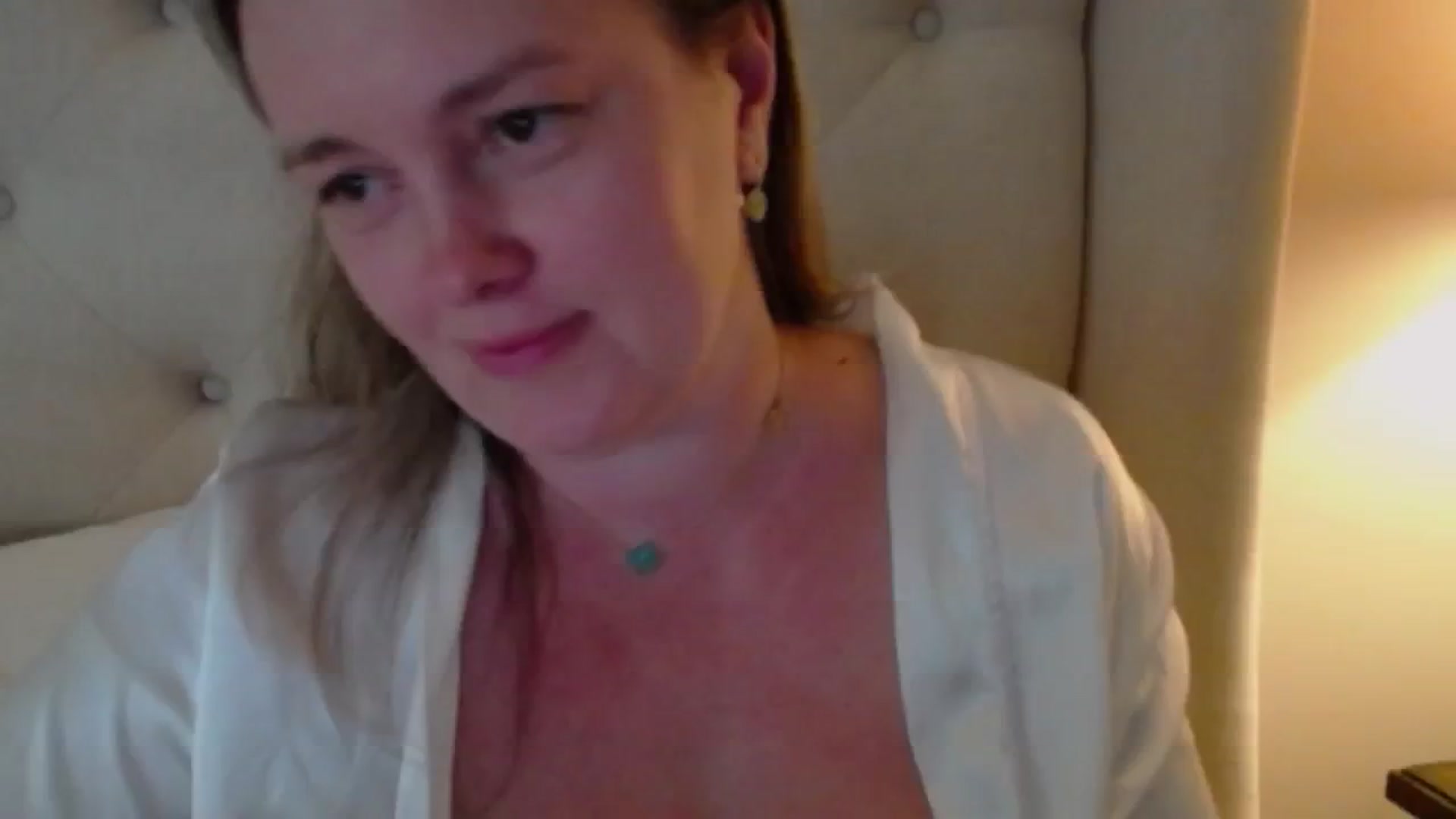 Gallery image thumbnail from J0llye's myfreecams stream on, 06/09/2024, 20:40 image 20 of 20