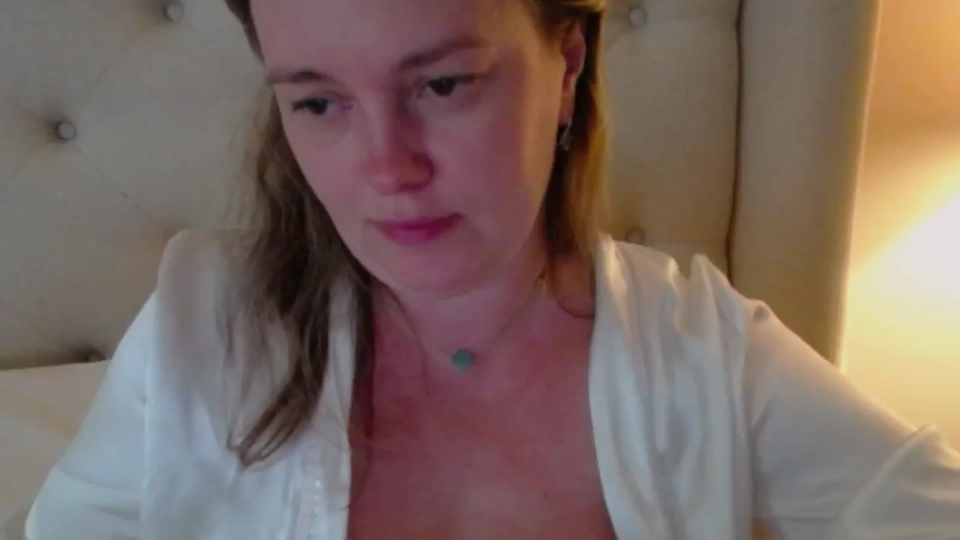 Gallery image thumbnail from J0llye's myfreecams stream on, 06/09/2024, 20:40 image 14 of 20