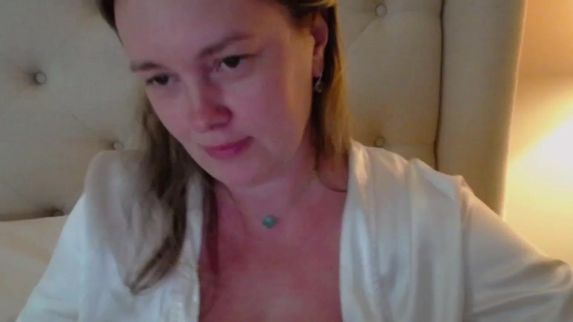 Gallery image thumbnail from J0llye's myfreecams stream on, 06/09/2024, 20:40 image 15 of 20