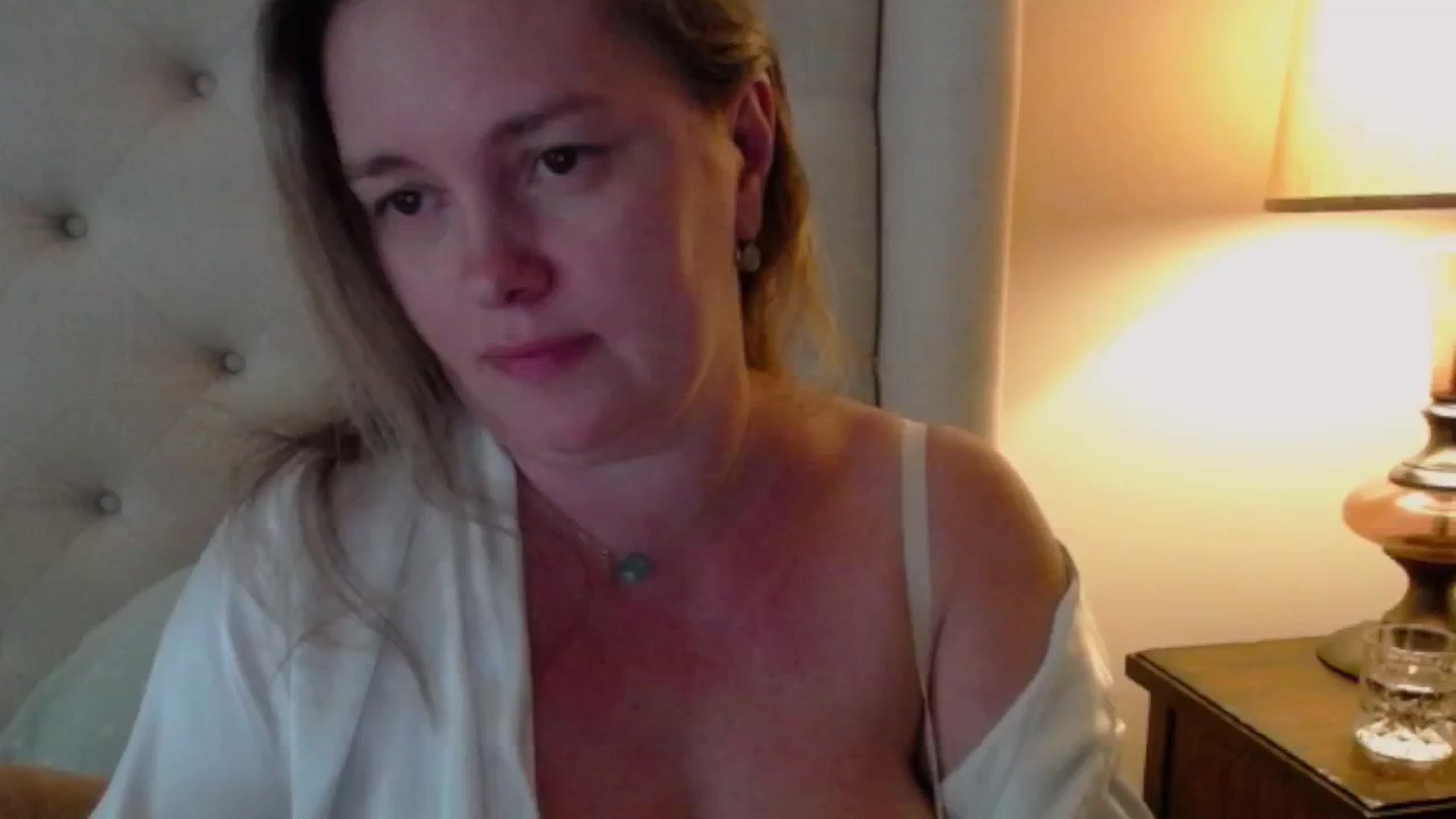 Gallery image thumbnail from J0llye's myfreecams stream on, 06/10/2024, 20:47 image 15 of 20