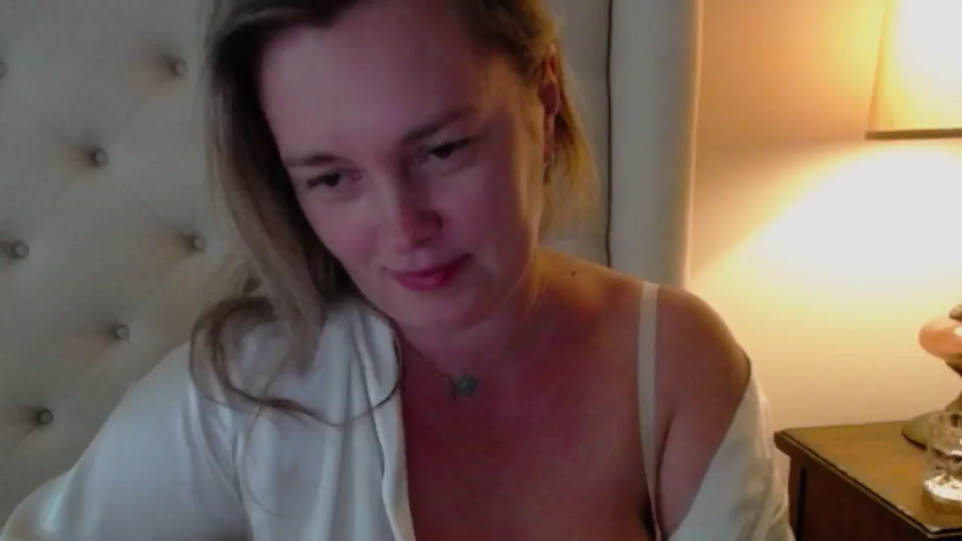 Gallery image thumbnail from J0llye's myfreecams stream on, 06/10/2024, 20:47 image 4 of 20