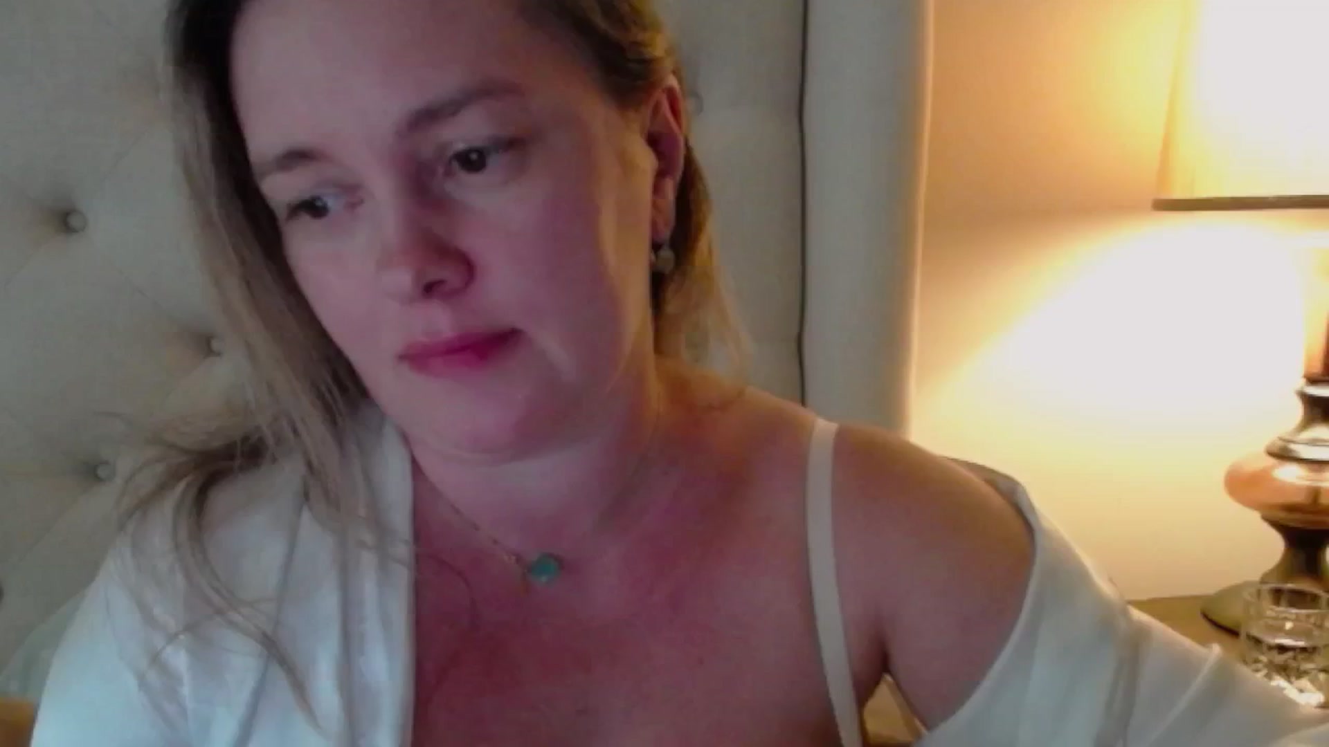 Gallery image thumbnail from J0llye's myfreecams stream on, 06/10/2024, 20:47 image 14 of 20