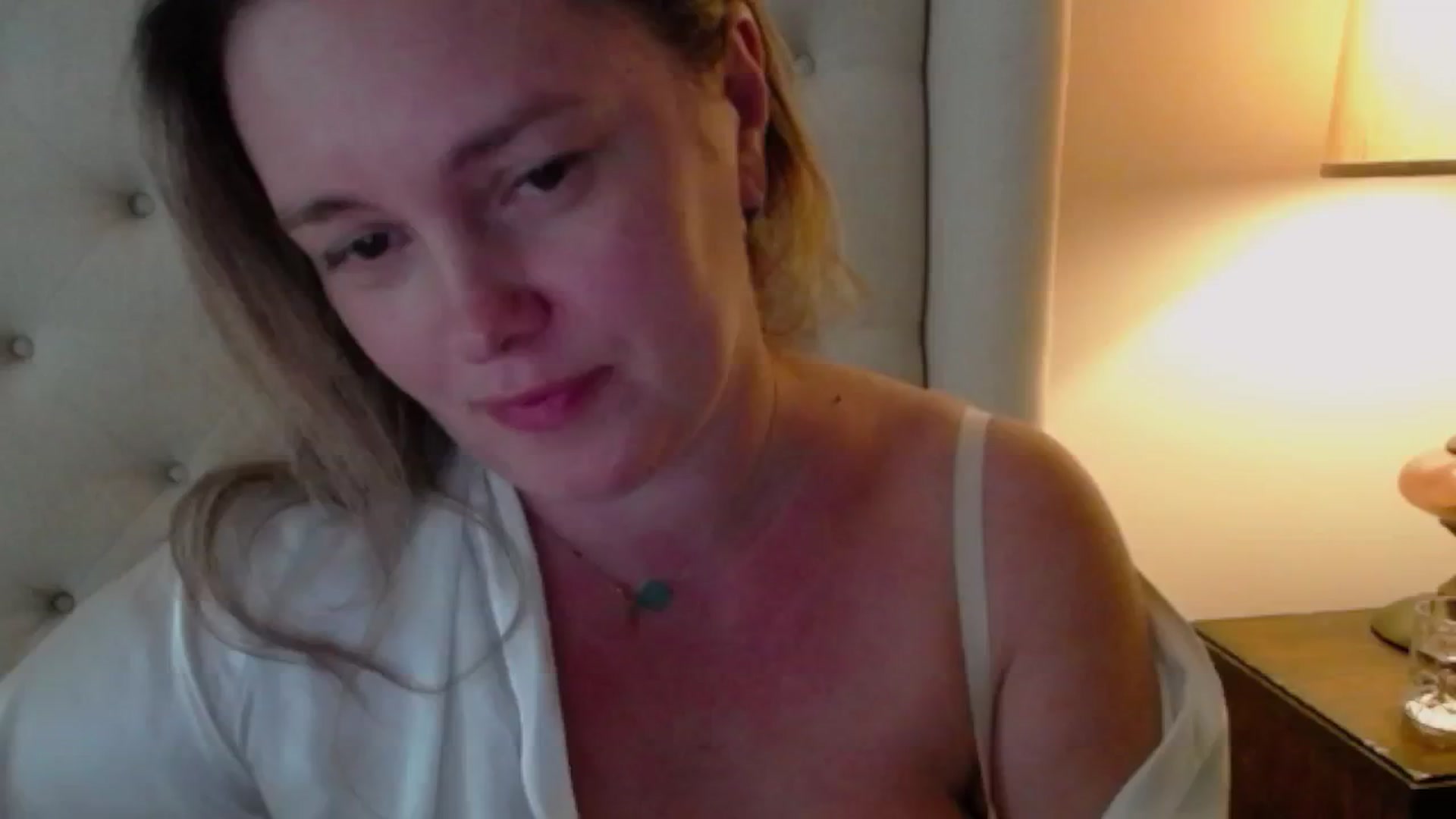 Gallery image thumbnail from J0llye's myfreecams stream on, 06/10/2024, 20:47 image 5 of 20