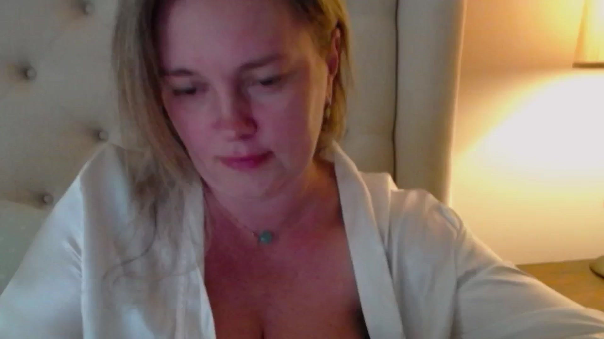 Gallery image thumbnail from J0llye's myfreecams stream on, 06/13/2024, 20:53 image 3 of 20