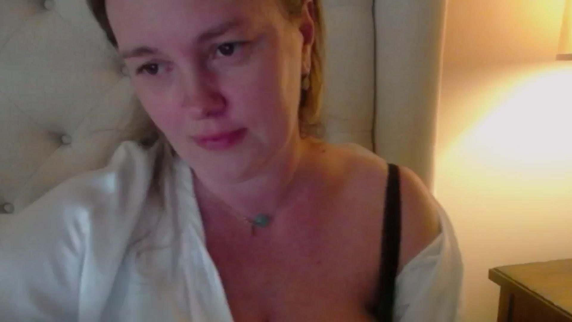 Gallery image thumbnail from J0llye's myfreecams stream on, 06/13/2024, 20:53 image 15 of 20