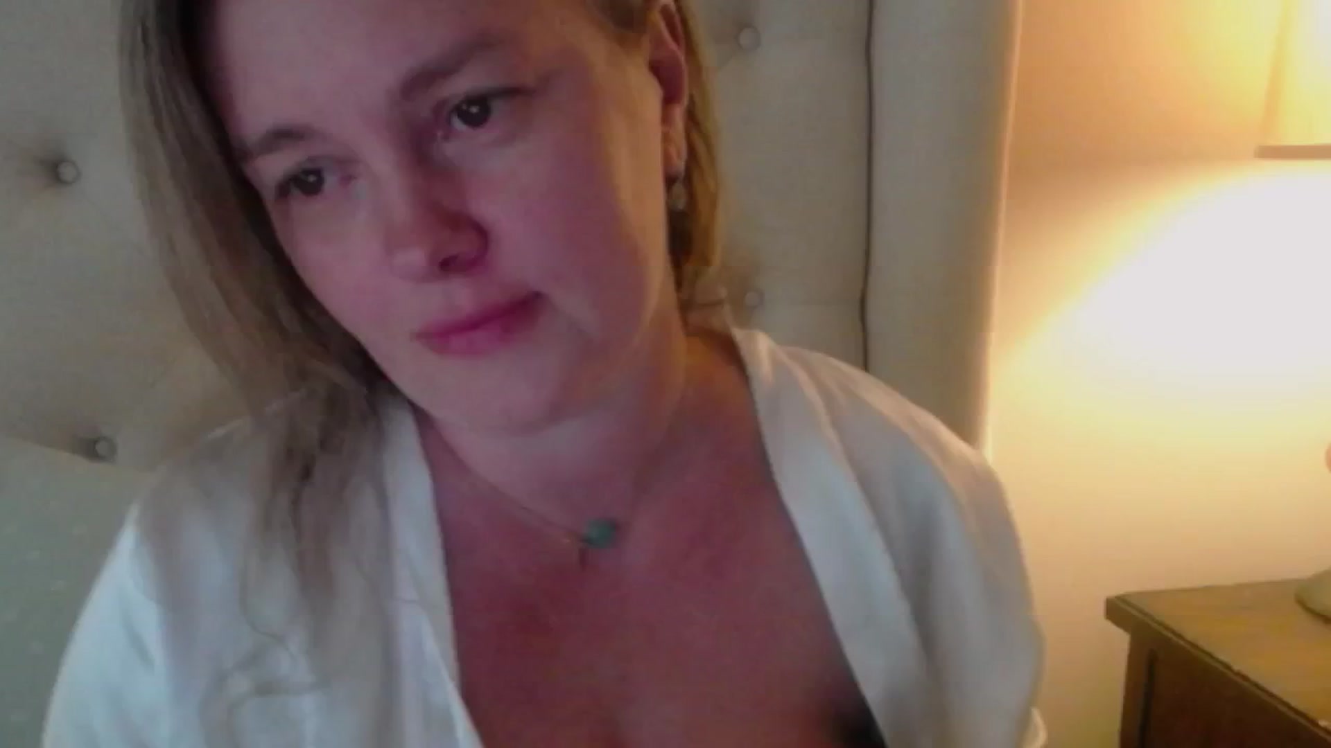 Gallery image thumbnail from J0llye's myfreecams stream on, 06/13/2024, 20:53 image 8 of 20