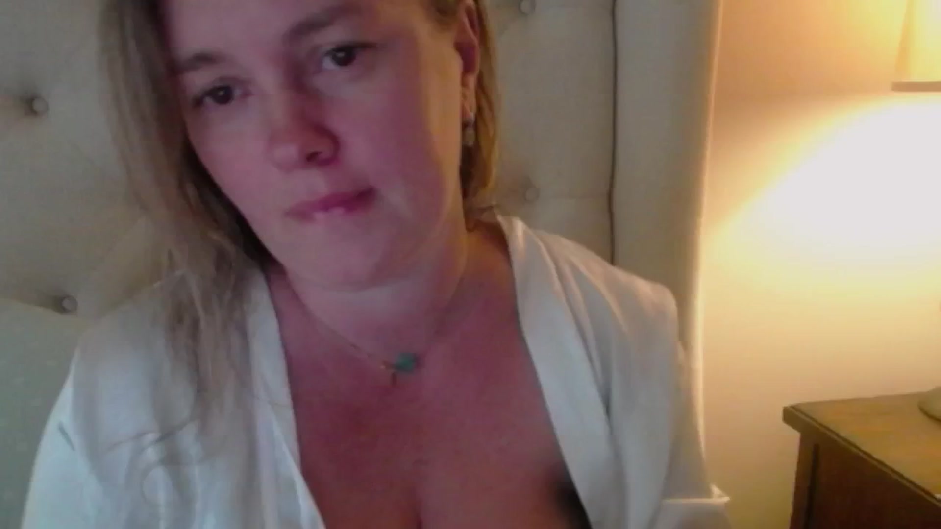 Gallery image thumbnail from J0llye's myfreecams stream on, 06/13/2024, 20:53 image 10 of 20