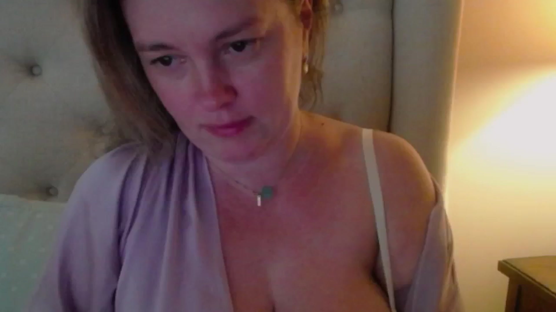 Gallery image thumbnail from J0llye's myfreecams stream on, 06/15/2024, 20:05 image 2 of 20