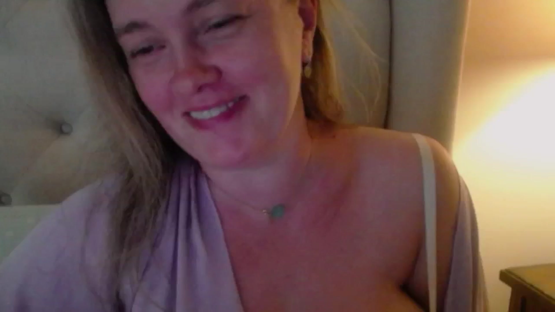 Gallery image thumbnail from J0llye's myfreecams stream on, 06/15/2024, 20:05 image 18 of 20