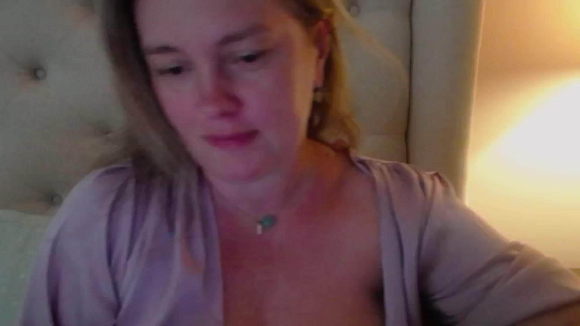 Gallery image thumbnail from J0llye's myfreecams stream on, 06/15/2024, 20:05 image 6 of 20