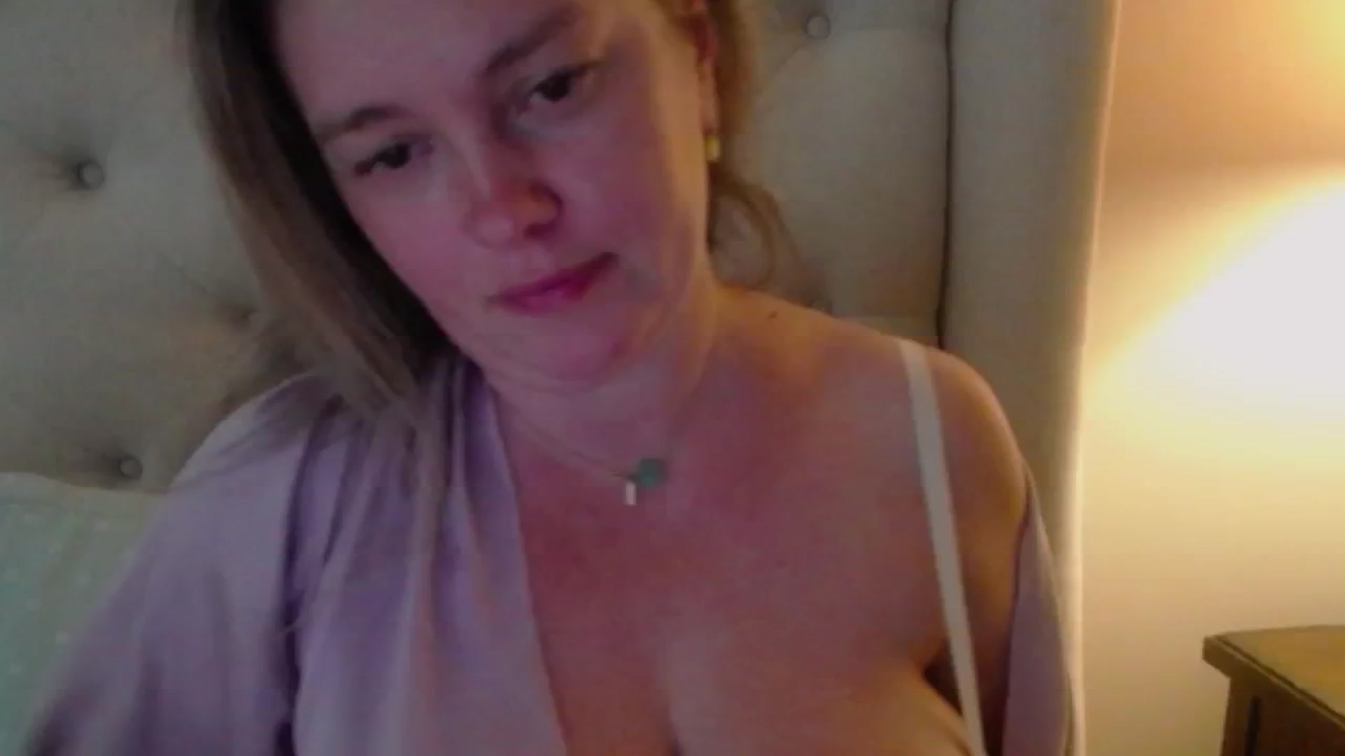 Gallery image thumbnail from J0llye's myfreecams stream on, 06/15/2024, 20:05 image 5 of 20