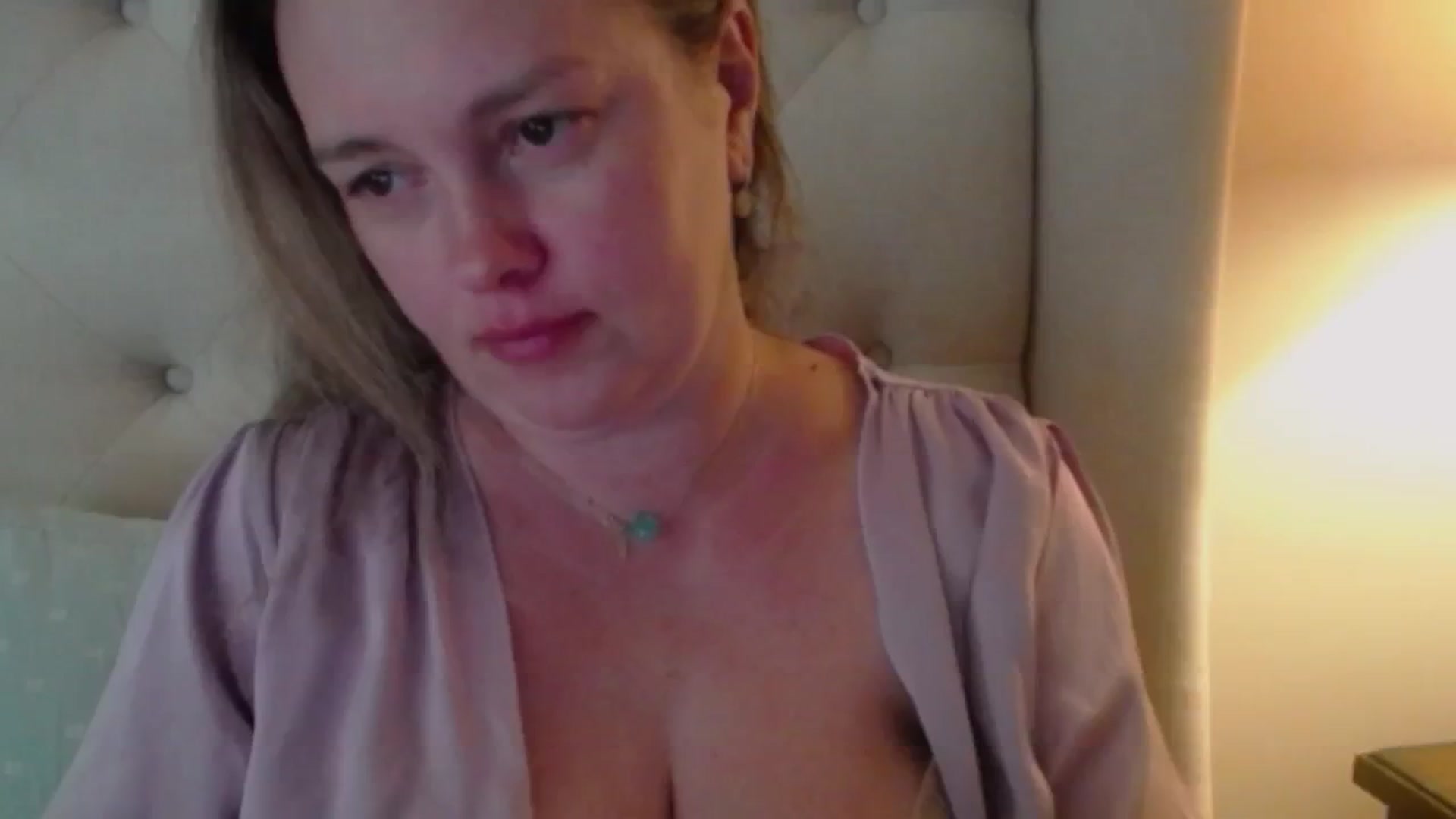 Gallery image thumbnail from J0llye's myfreecams stream on, 06/16/2024, 20:16 image 9 of 20