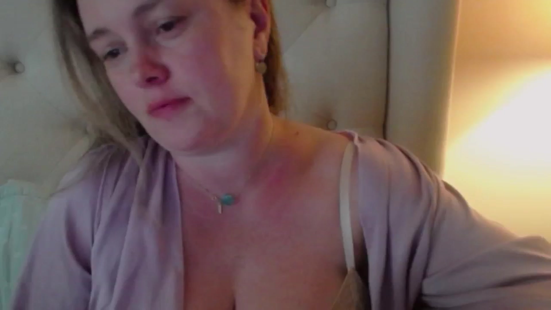 Gallery image thumbnail from J0llye's myfreecams stream on, 06/16/2024, 20:16 image 6 of 20