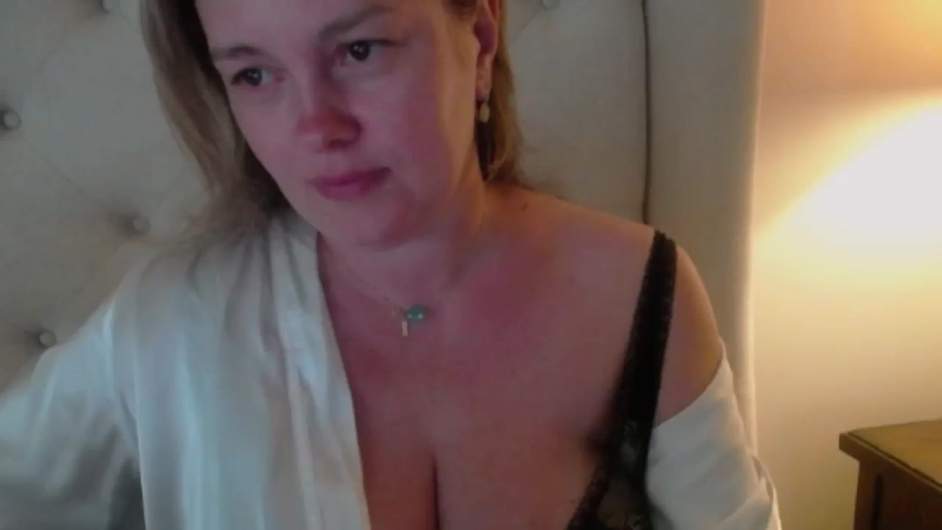 Gallery image thumbnail from J0llye's myfreecams stream on, 06/18/2024, 19:59 image 13 of 20