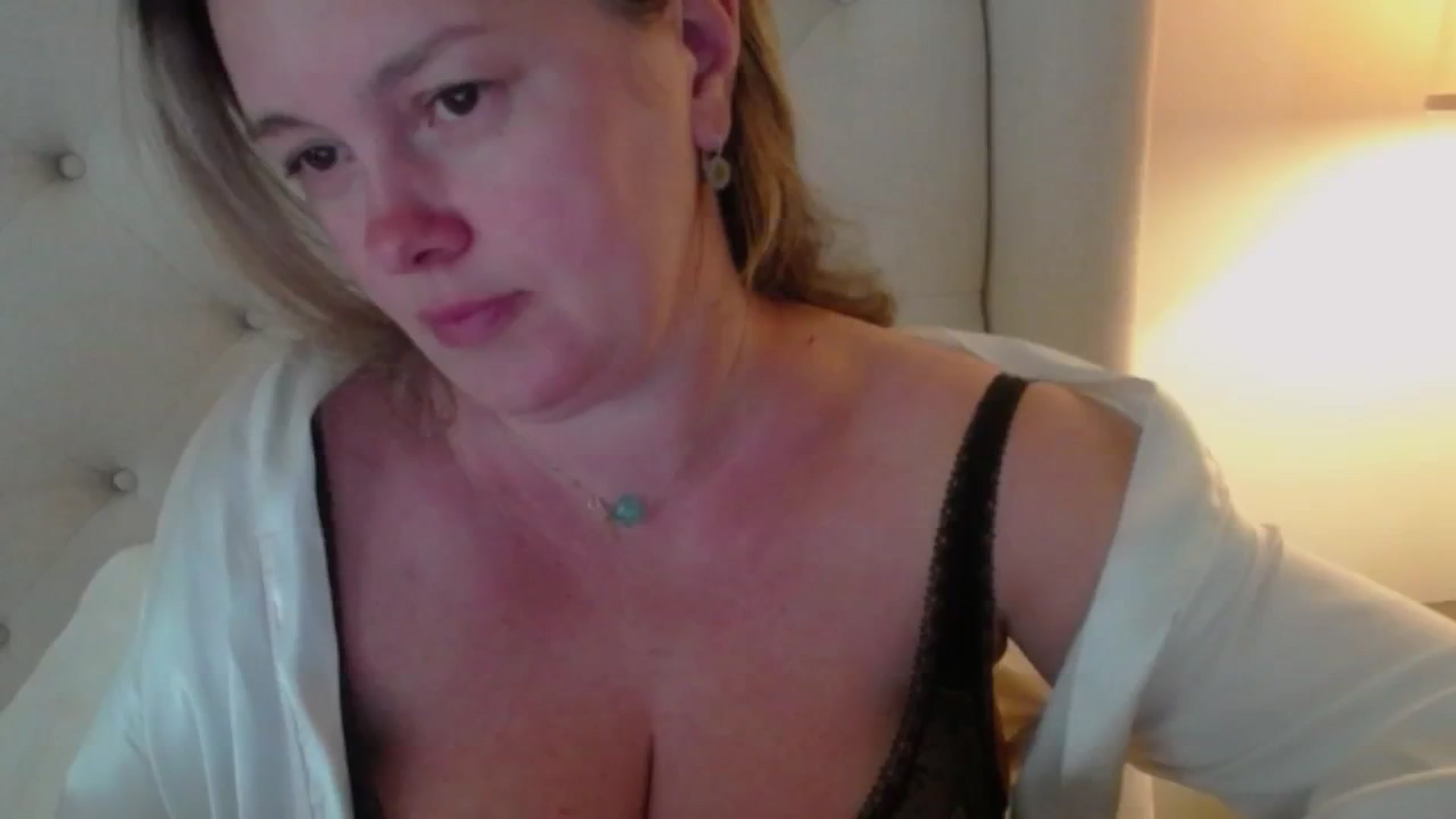 Gallery image thumbnail from J0llye's myfreecams stream on, 06/18/2024, 19:59 image 9 of 20