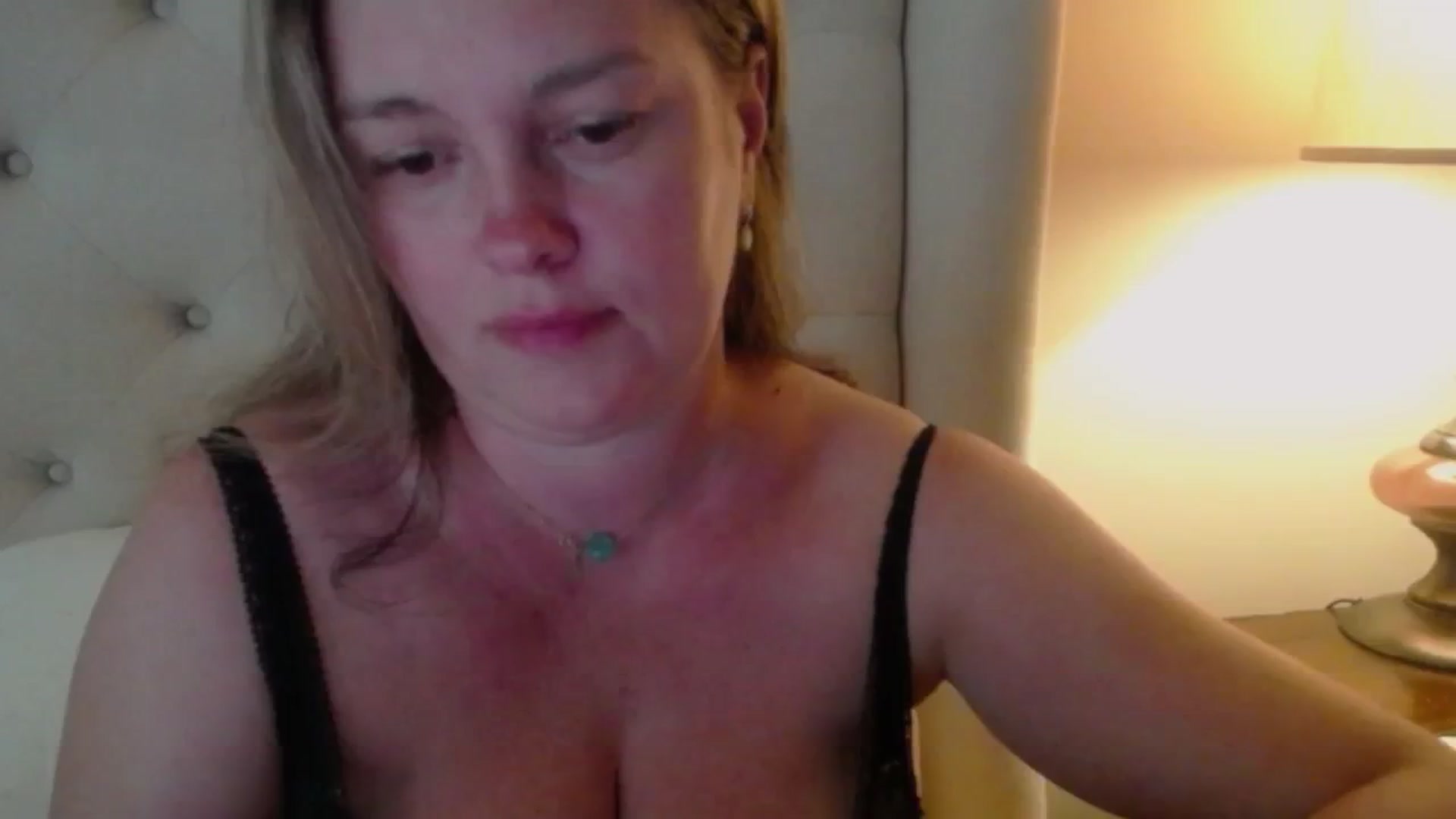 Gallery image thumbnail from J0llye's myfreecams stream on, 06/18/2024, 20:21 image 10 of 20