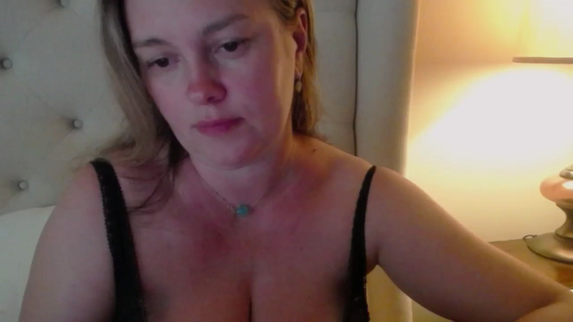 Gallery image thumbnail from J0llye's myfreecams stream on, 06/18/2024, 20:21 image 2 of 20