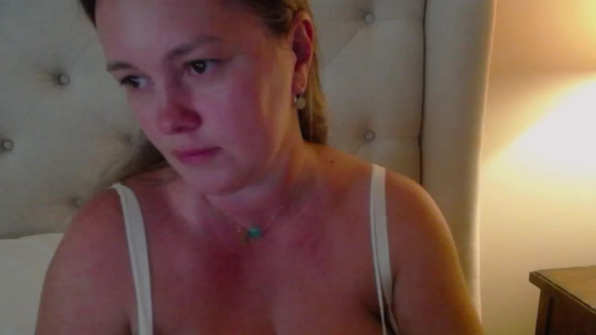 Gallery image thumbnail from J0llye's myfreecams stream on, 07/04/2024, 20:17 image 2 of 20