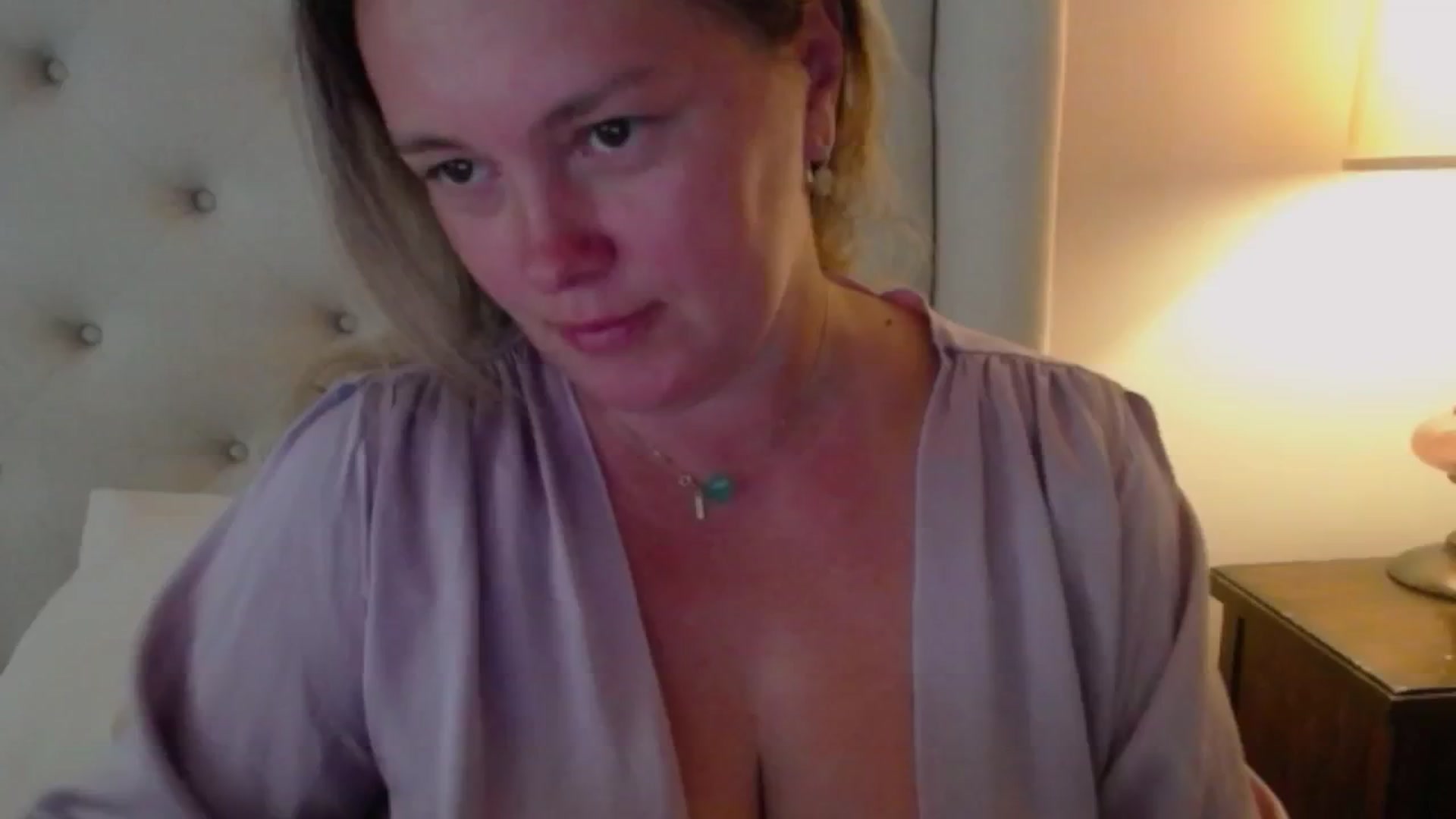 Gallery image thumbnail from J0llye's myfreecams stream on, 07/05/2024, 20:18 image 2 of 20