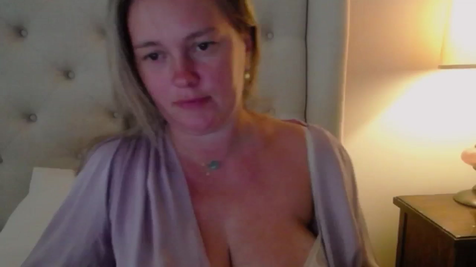 Gallery image thumbnail from J0llye's myfreecams stream on, 07/05/2024, 20:18 image 11 of 20