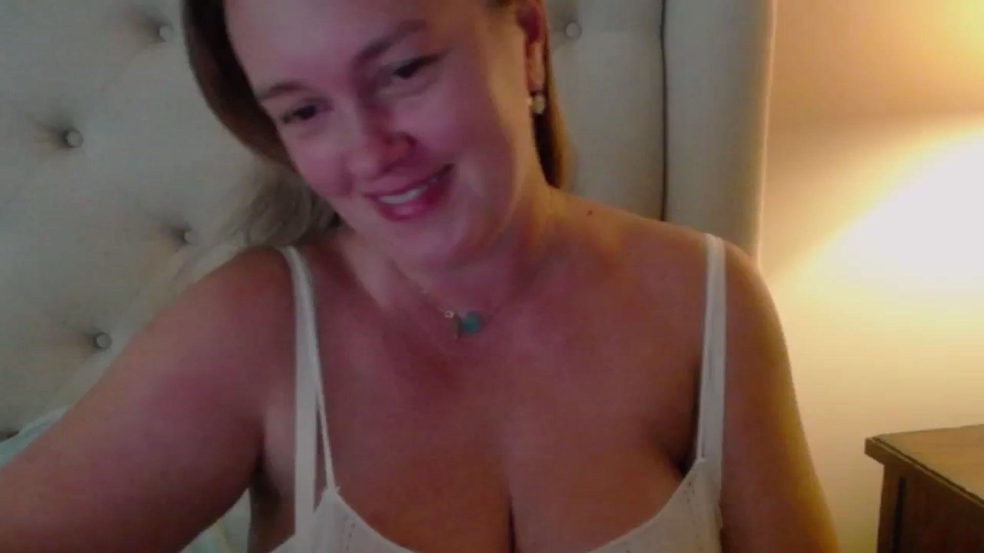 Gallery image thumbnail from J0llye's myfreecams stream on, 07/11/2024, 19:26 image 7 of 20