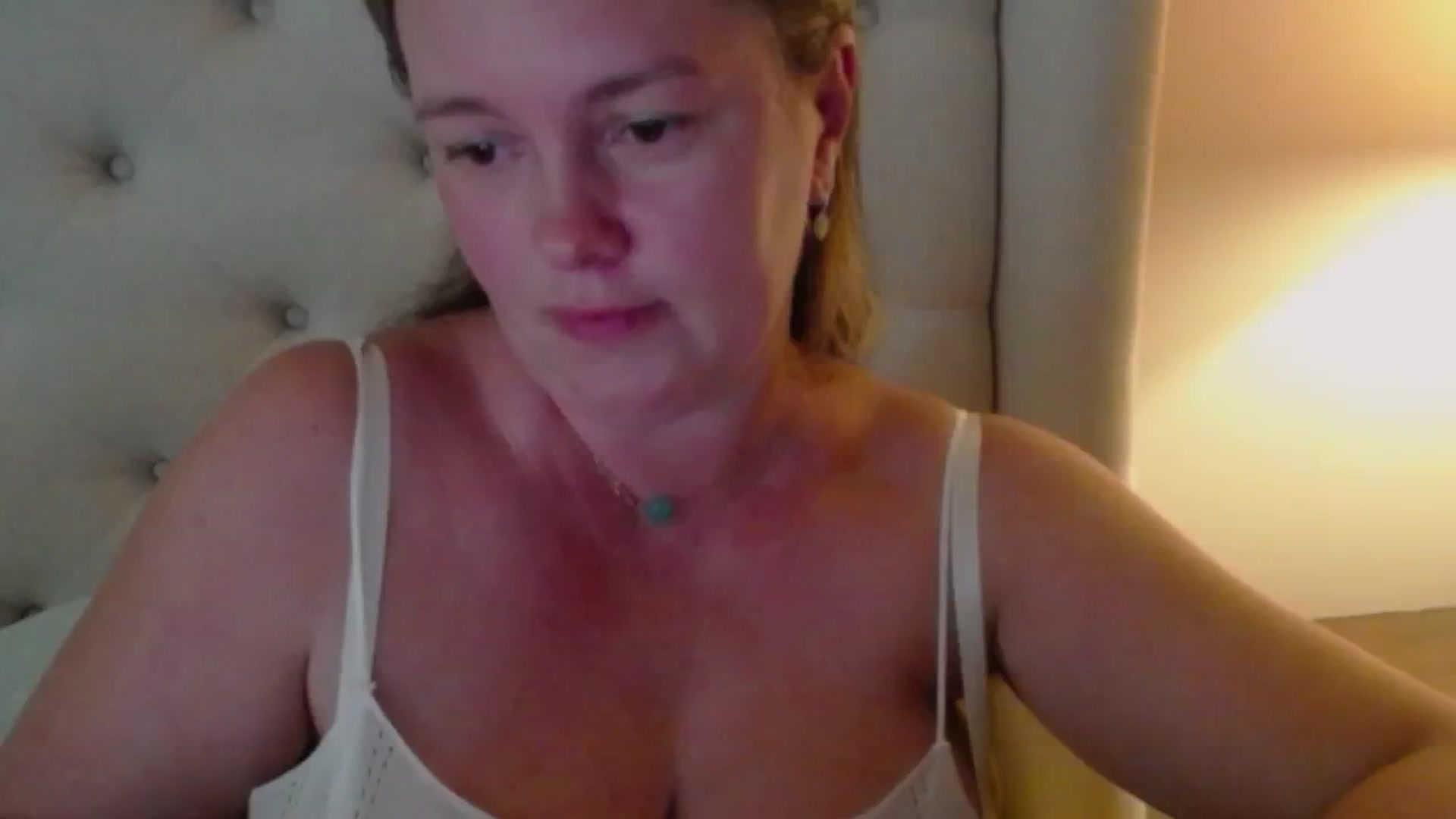 Gallery image thumbnail from J0llye's myfreecams stream on, 07/11/2024, 20:30 image 3 of 20