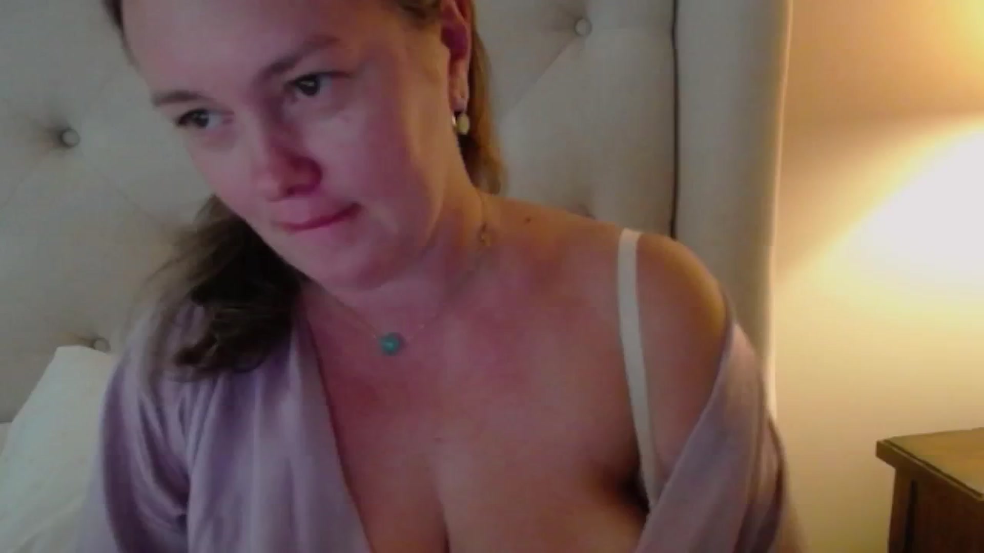 Gallery image thumbnail from J0llye's myfreecams stream on, 07/14/2024, 20:13 image 7 of 20