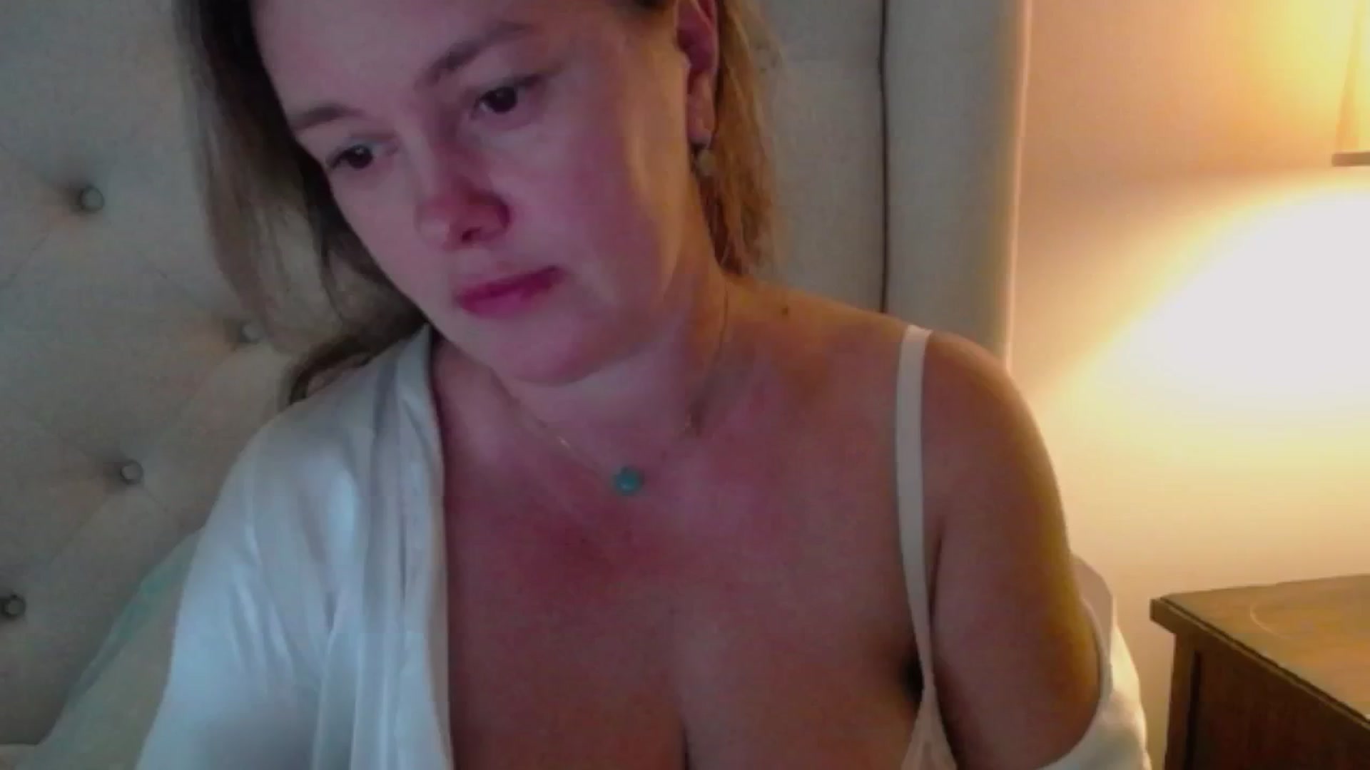 Gallery image thumbnail from J0llye's myfreecams stream on, 07/17/2024, 20:11 image 1 of 20