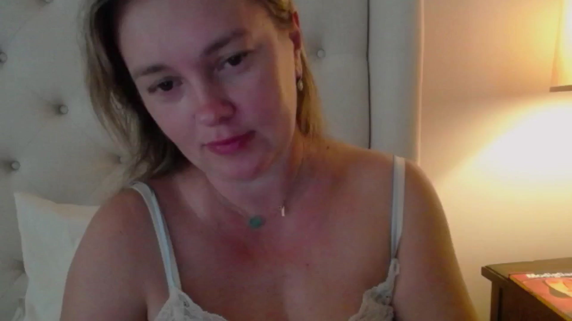 Gallery image thumbnail from J0llye's myfreecams stream on, 07/18/2024, 21:00 image 1 of 20