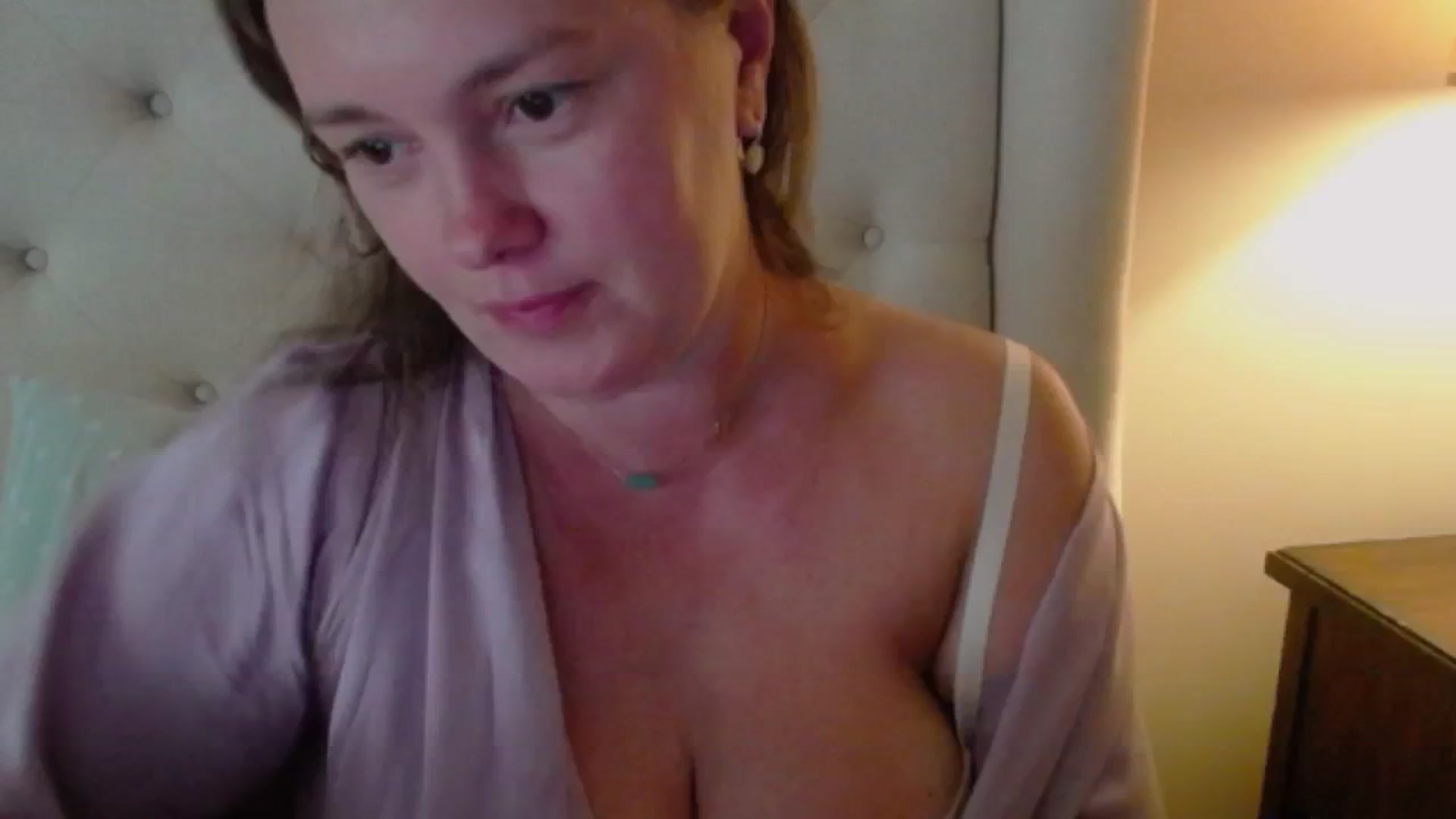Gallery image thumbnail from J0llye's myfreecams stream on, 07/21/2024, 20:58 image 13 of 20