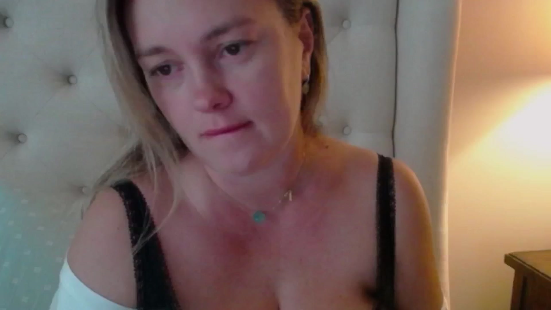Gallery image thumbnail from J0llye's myfreecams stream on, 07/22/2024, 20:28 image 5 of 20