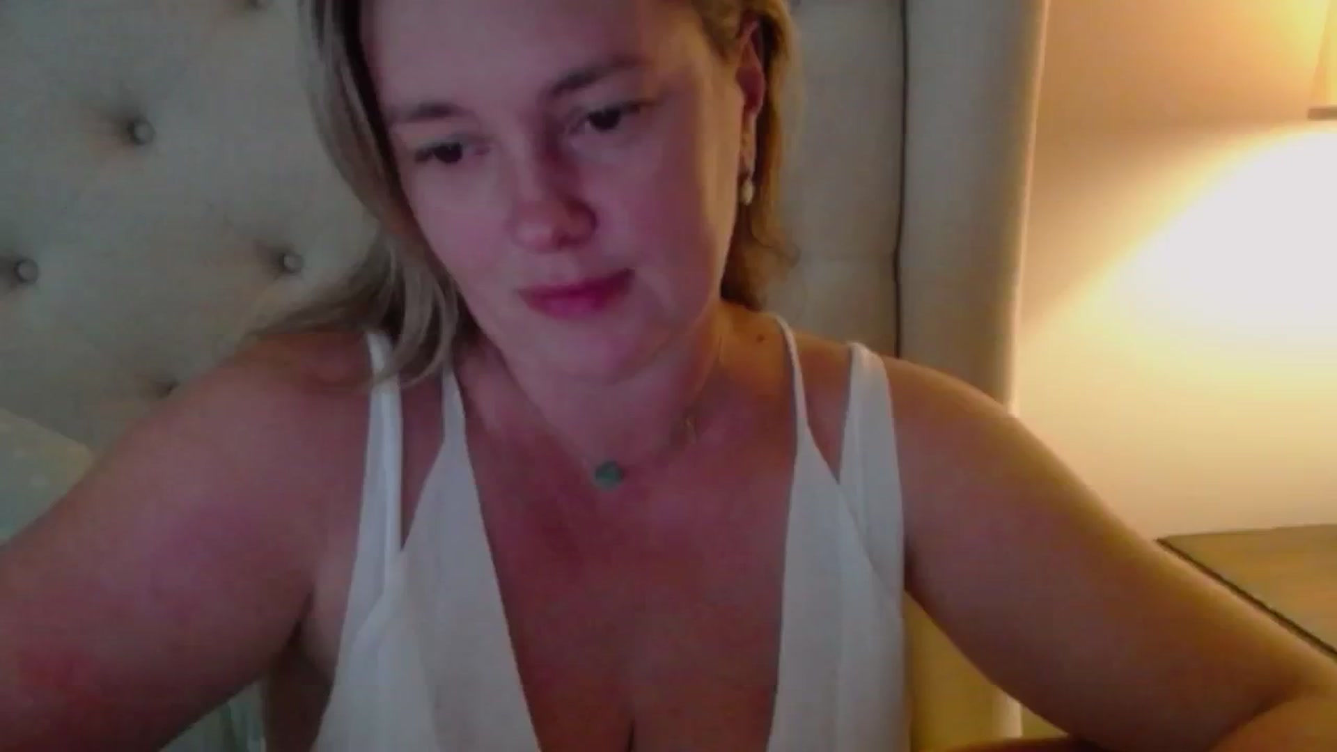 Gallery image thumbnail from J0llye's myfreecams stream on, 07/23/2024, 19:50 image 10 of 20