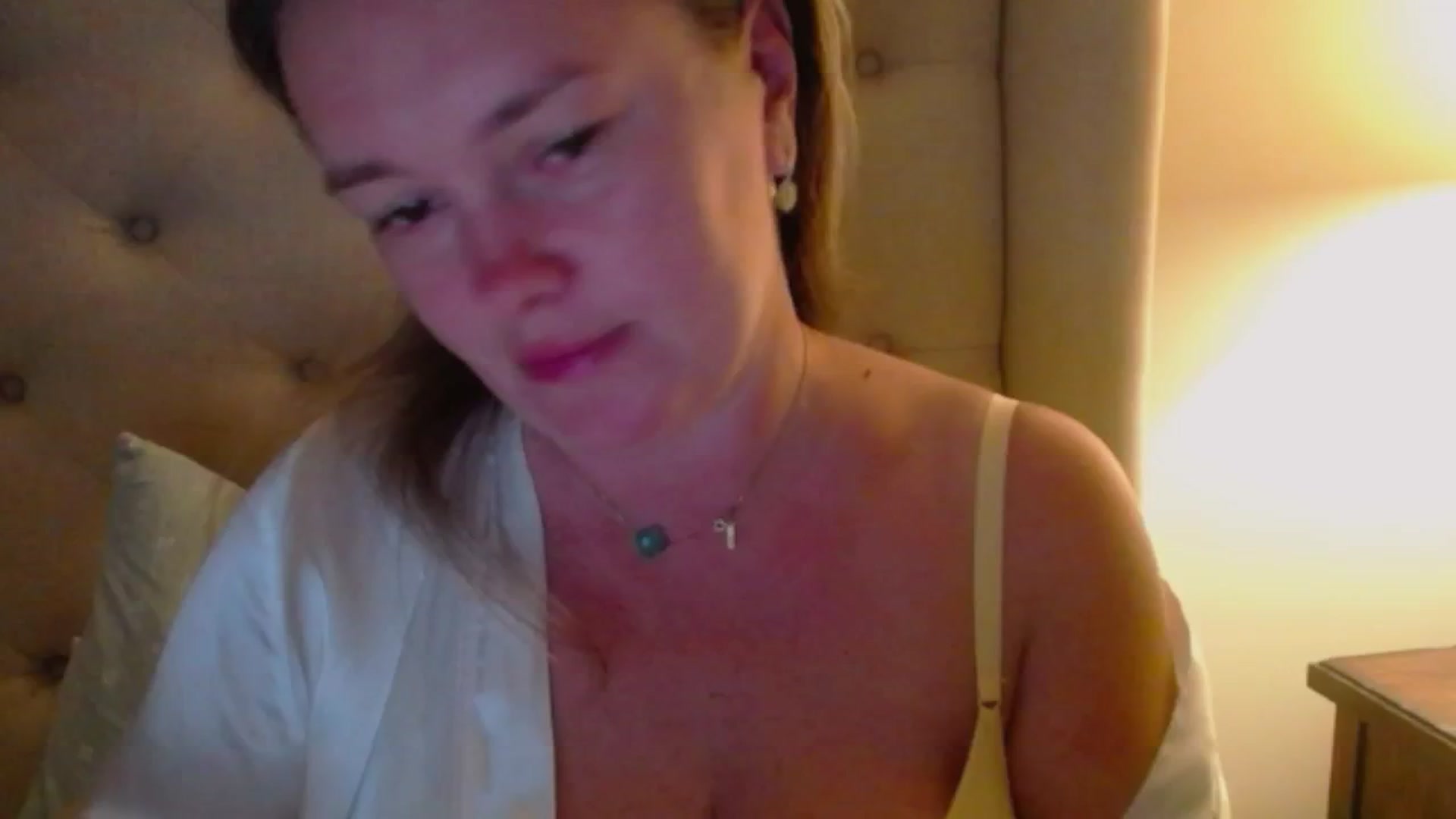 Gallery image thumbnail from J0llye's myfreecams stream on, 07/24/2024, 03:55 image 3 of 20