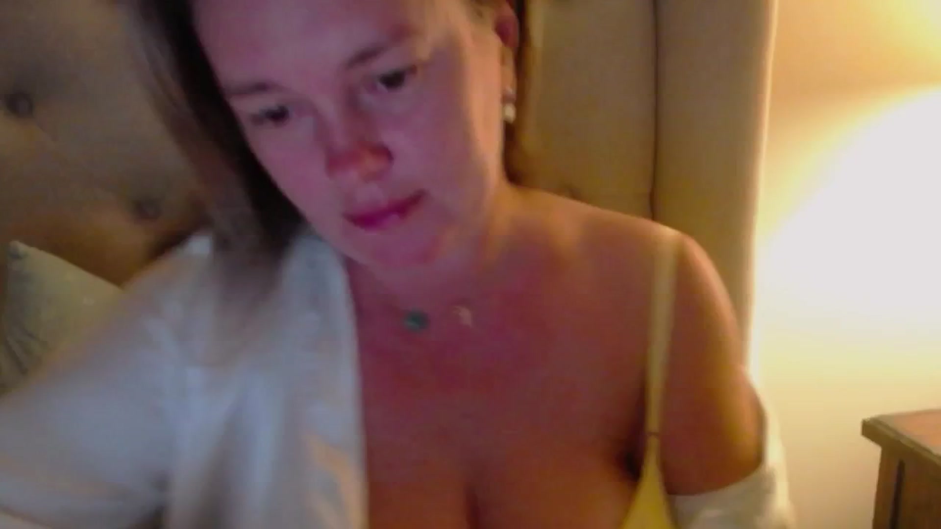 Gallery image thumbnail from J0llye's myfreecams stream on, 07/24/2024, 03:55 image 19 of 20